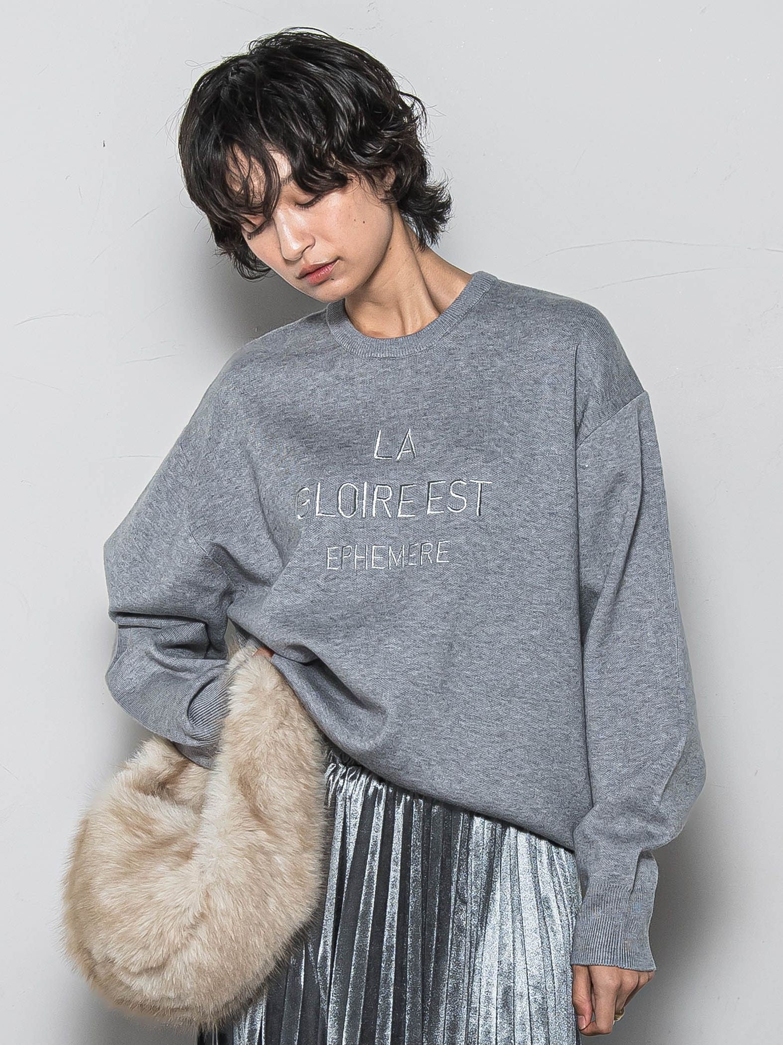 【WEB限定】刺繍ロゴニットプルオーバー≪洗濯機で洗える≫