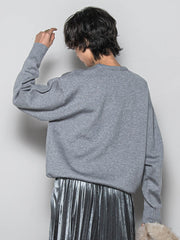 【WEB限定】刺繍ロゴニットプルオーバー≪洗濯機で洗える≫