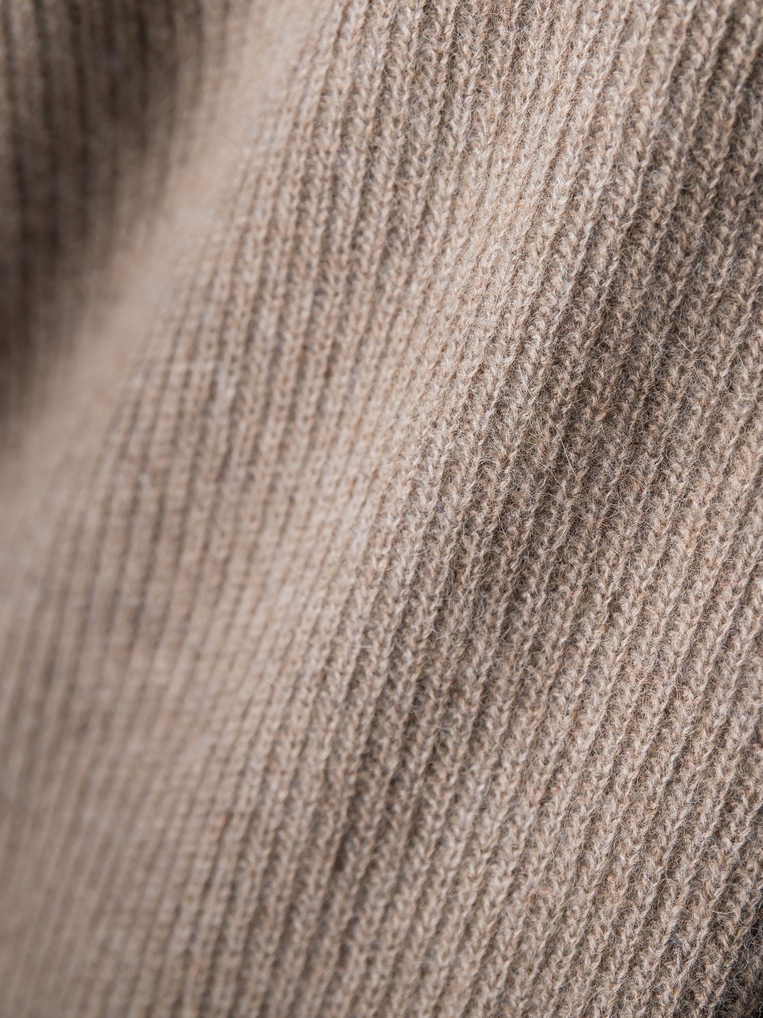 ラクーンブレンドニットプルオーバー