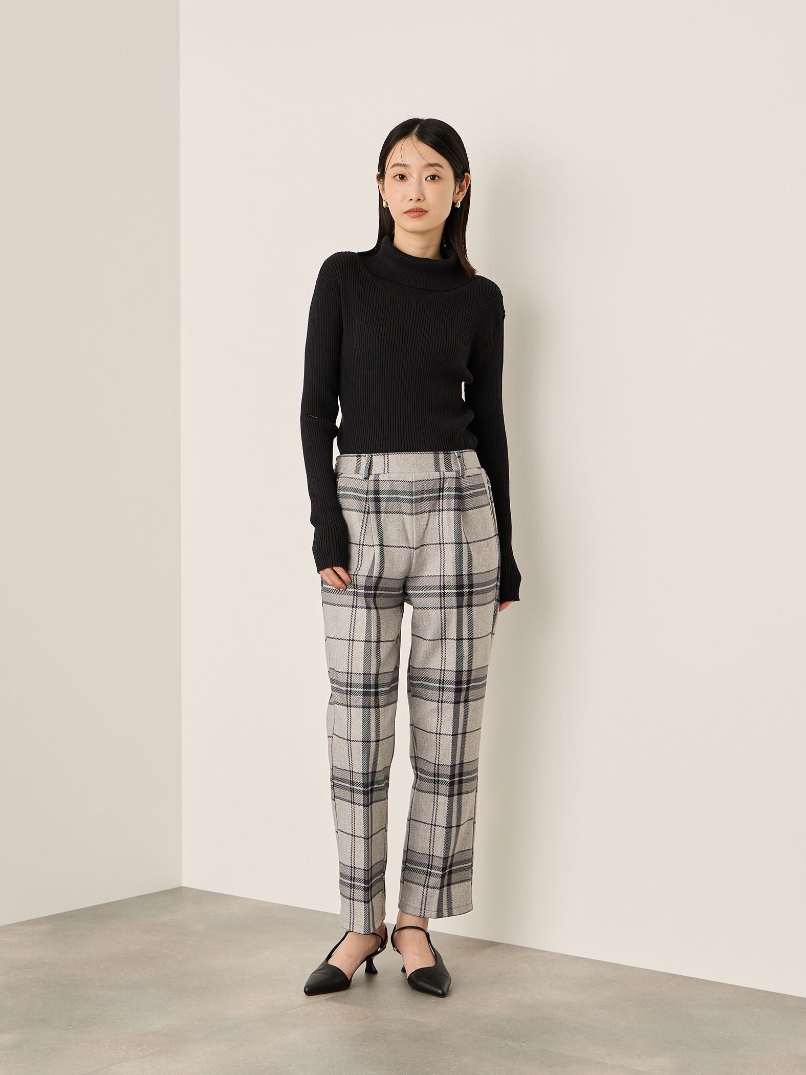 調温バックボタンハイネックニット≪手洗い可能≫