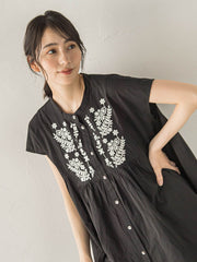 【WEB限定】キャンブリック立体刺繍ピンタックブラウス