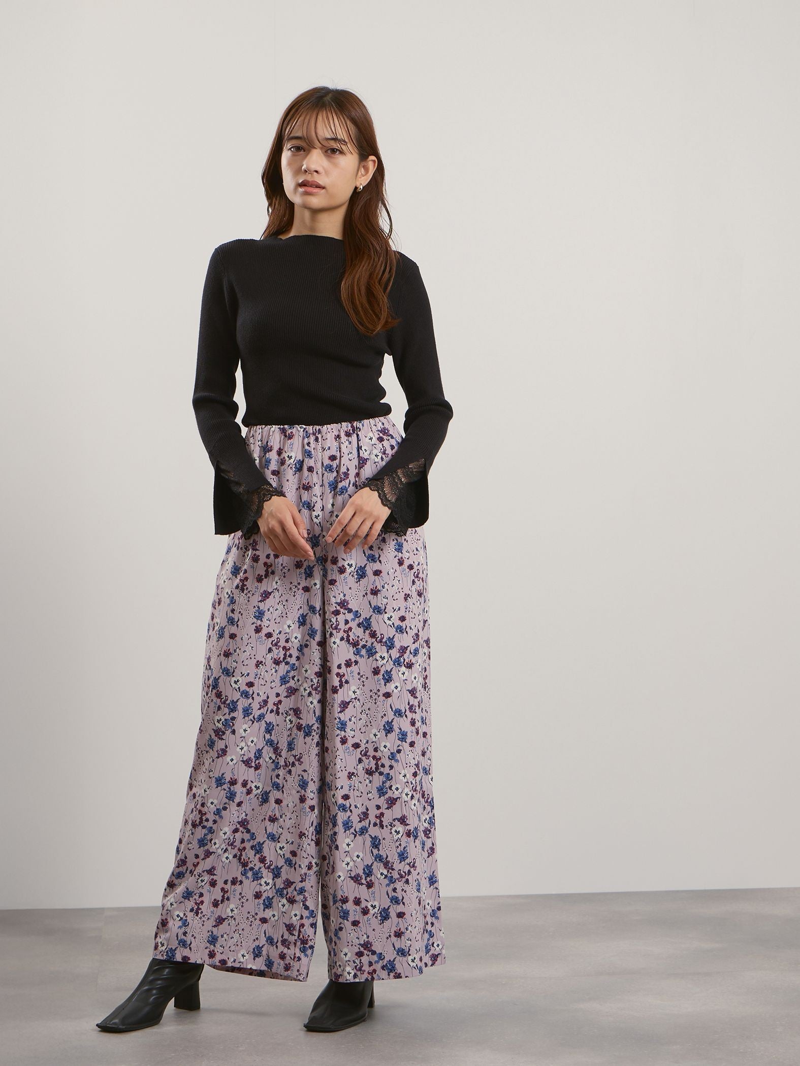 マルチフラワーイージーワイドパンツ≪手洗い可能≫