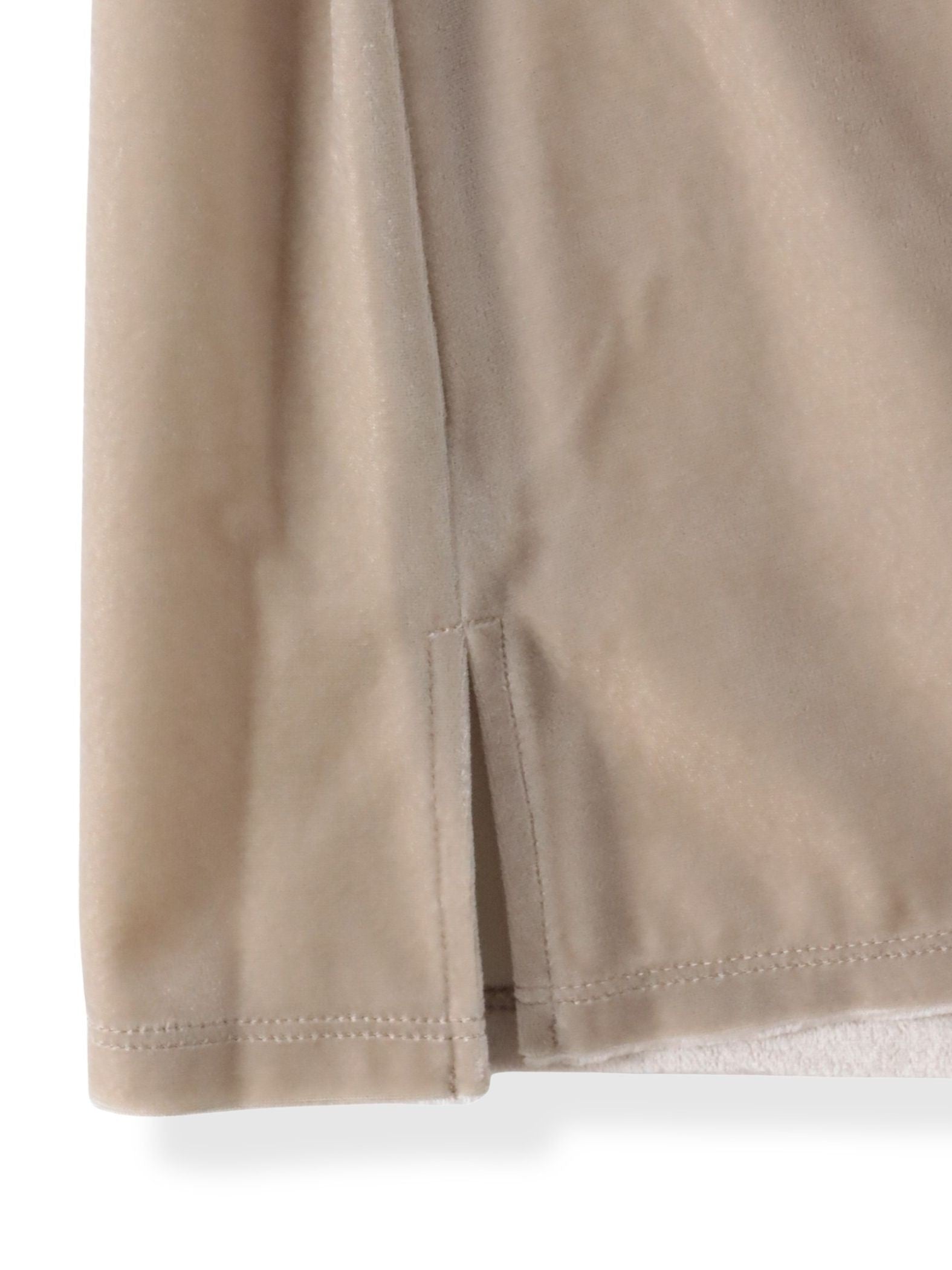 パフ袖ベロアカットソー