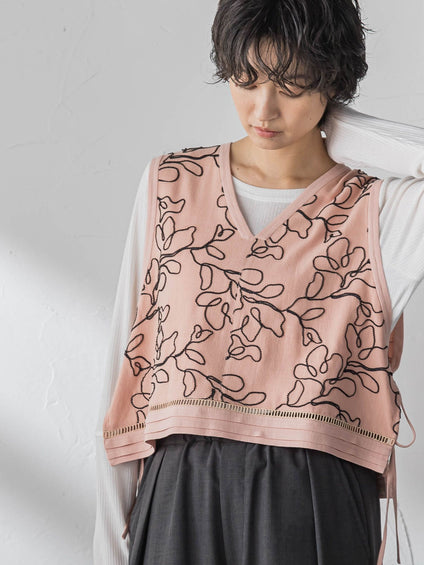 ボタニカル刺繍サイドリボンショートベスト