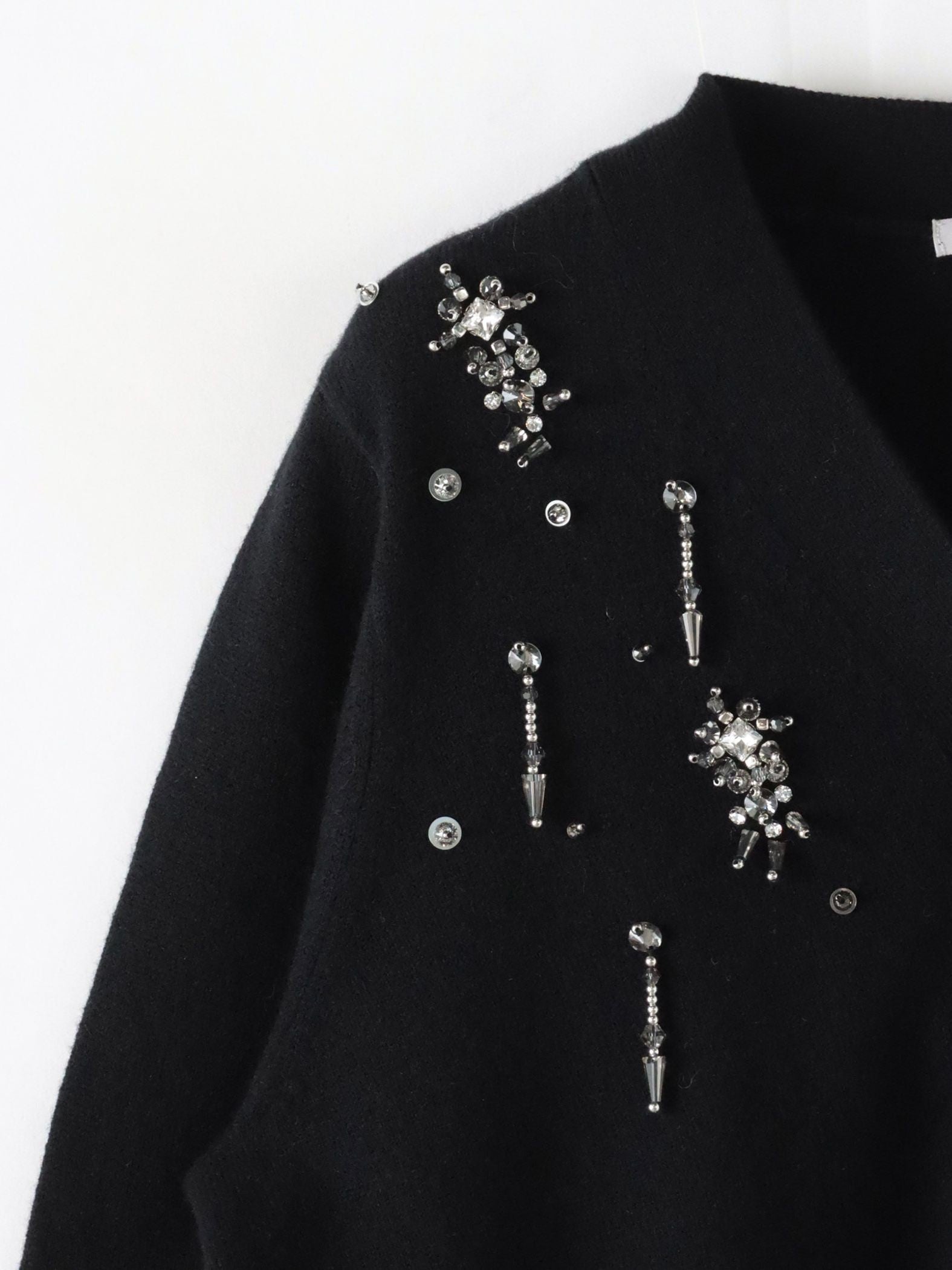 Vネックビジューカーディガン≪手洗い可能≫