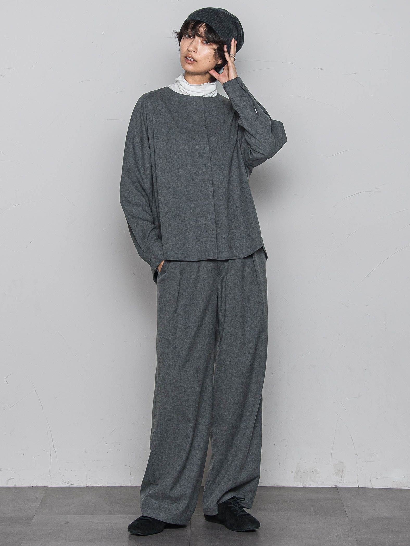 【一瞬で楽とキレイを叶える】裏起毛2WAYネックブラウス≪手洗い可能≫