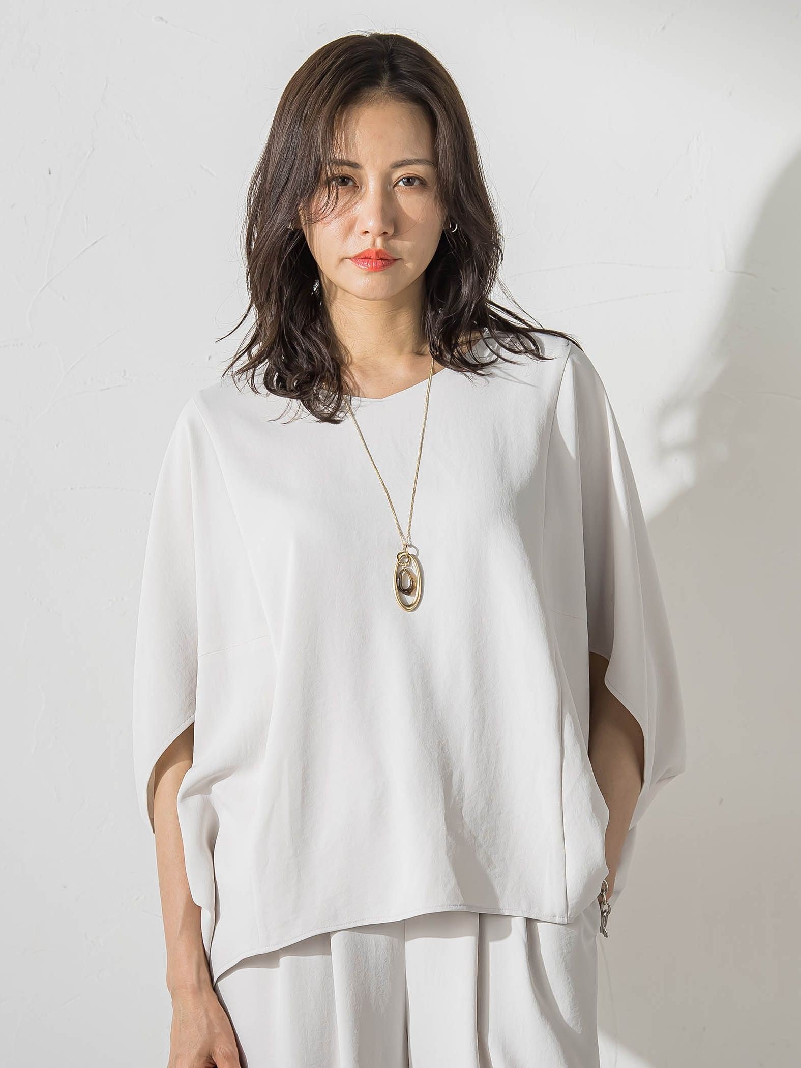≪シリーズ累計3万枚突破！/動画あり≫【ラクする美人服】ポンチョブラウス≪WEB限定カラーあり≫