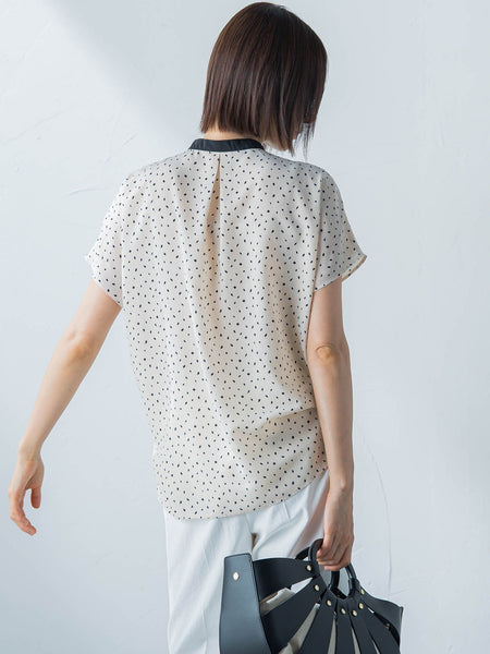 【WEB限定】パール使いとろみブラウス≪洗濯機で洗える≫