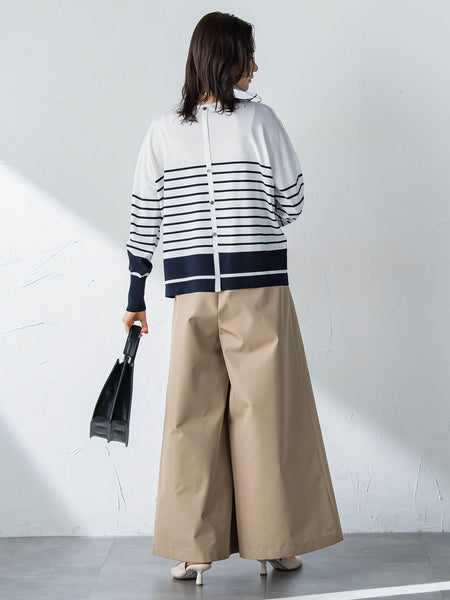 バックボタンデザインニット