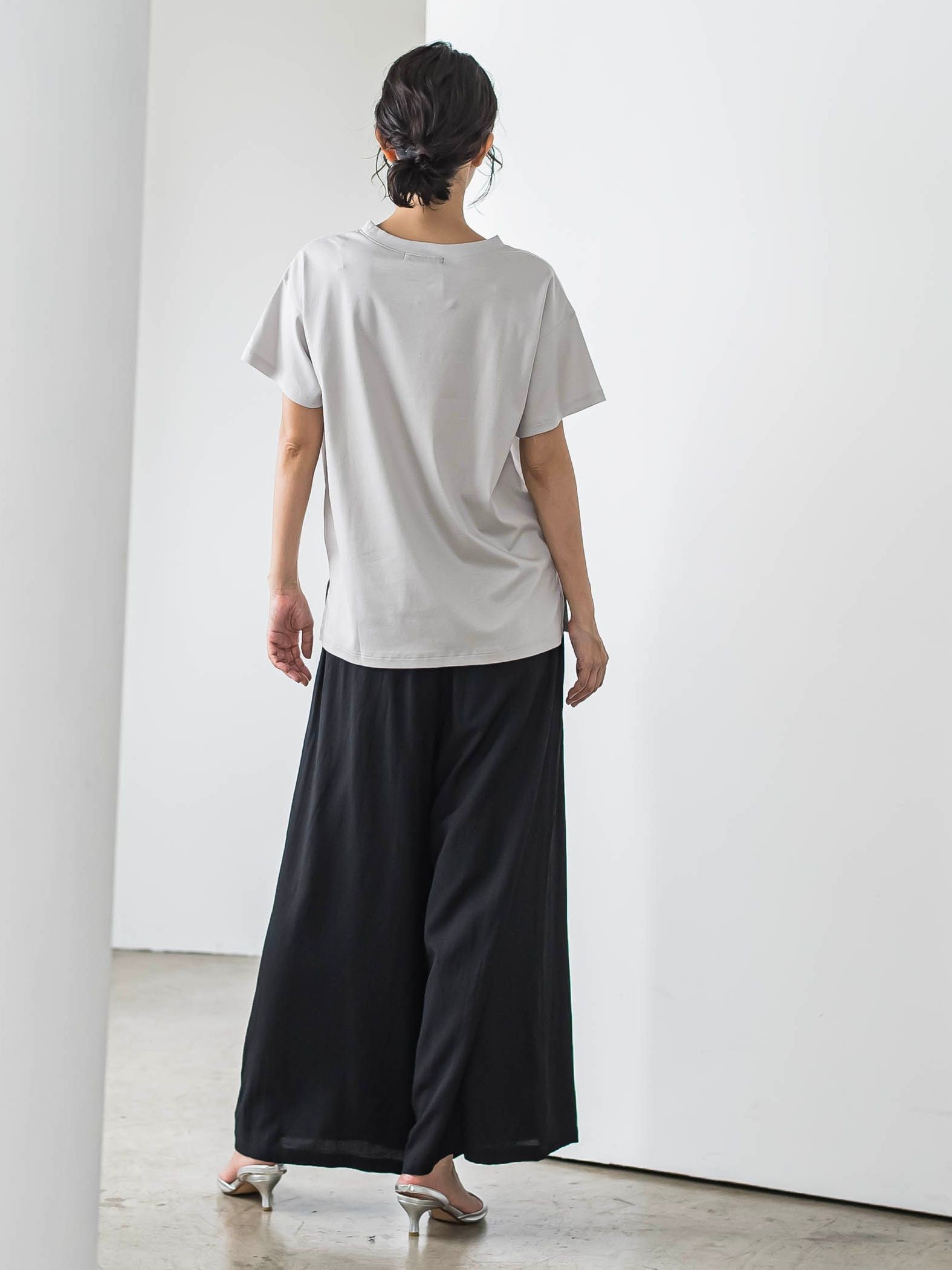 【J Lounge限定】la.f...ロゴTシャツ≪手洗い可能≫