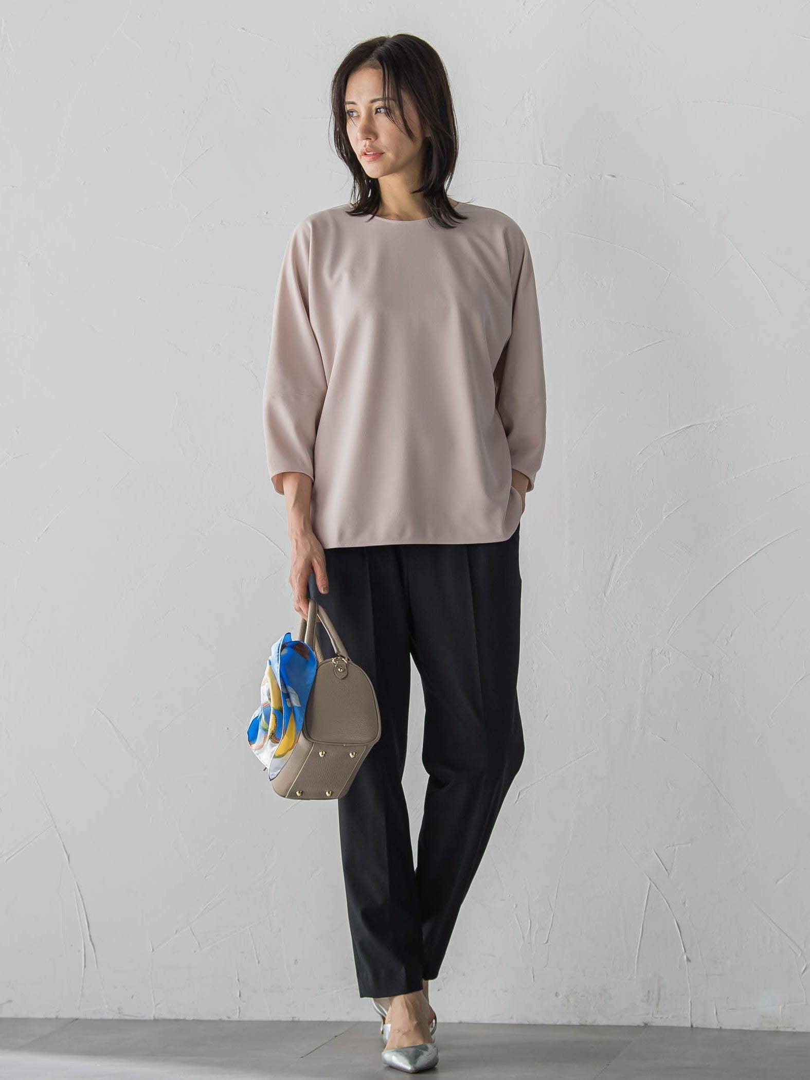 【WEB限定】フォルムスリーブバックジップトップス≪洗濯機で洗える≫