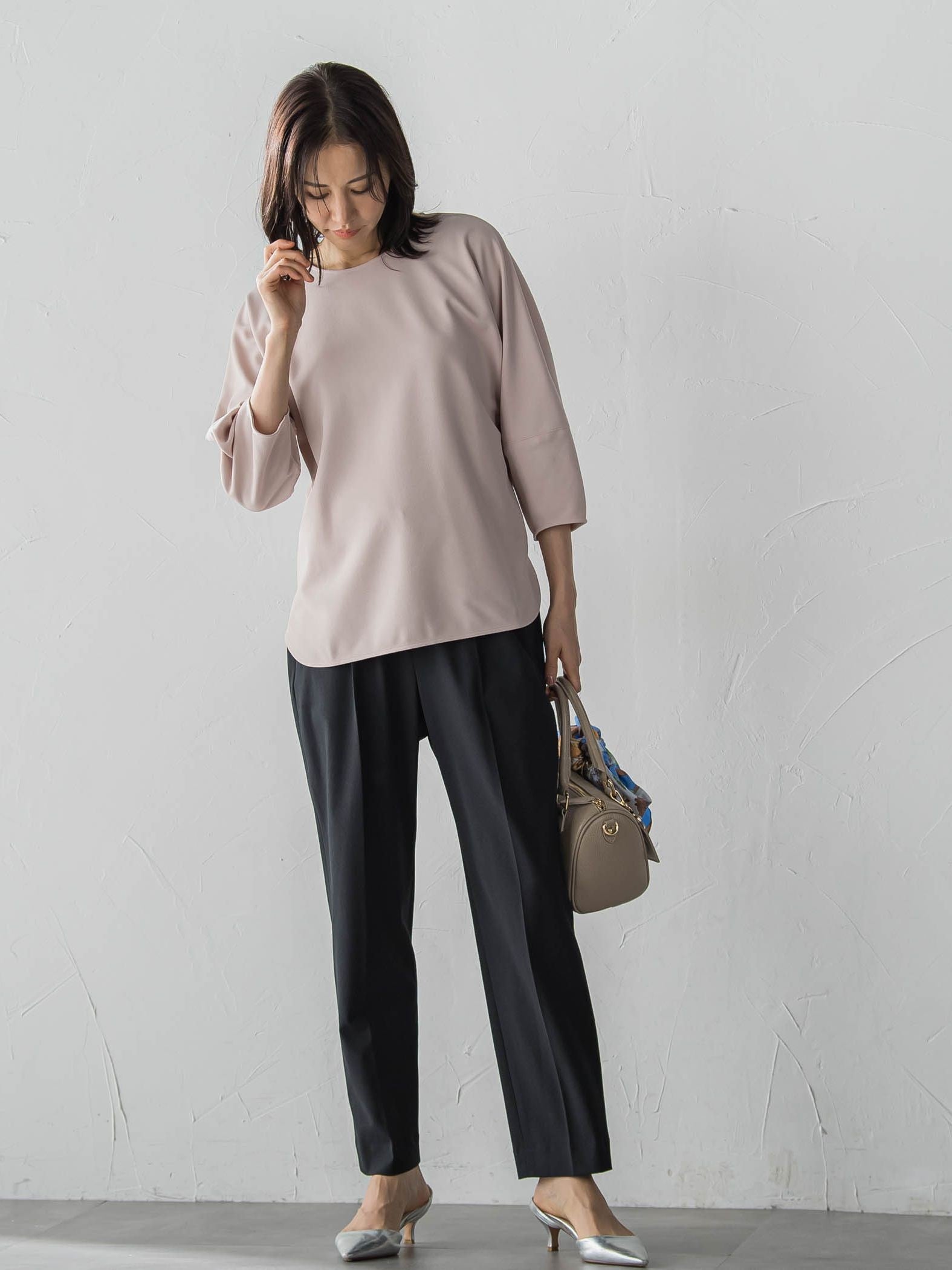 【WEB限定】フォルムスリーブバックジップトップス≪洗濯機で洗える≫