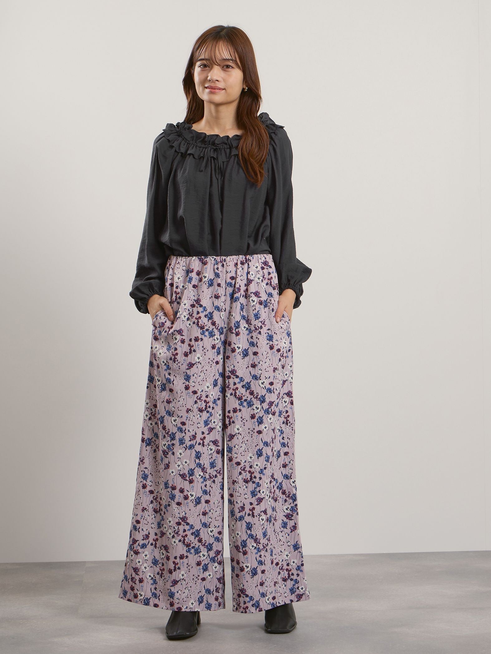 マルチフラワーイージーワイドパンツ≪手洗い可能≫