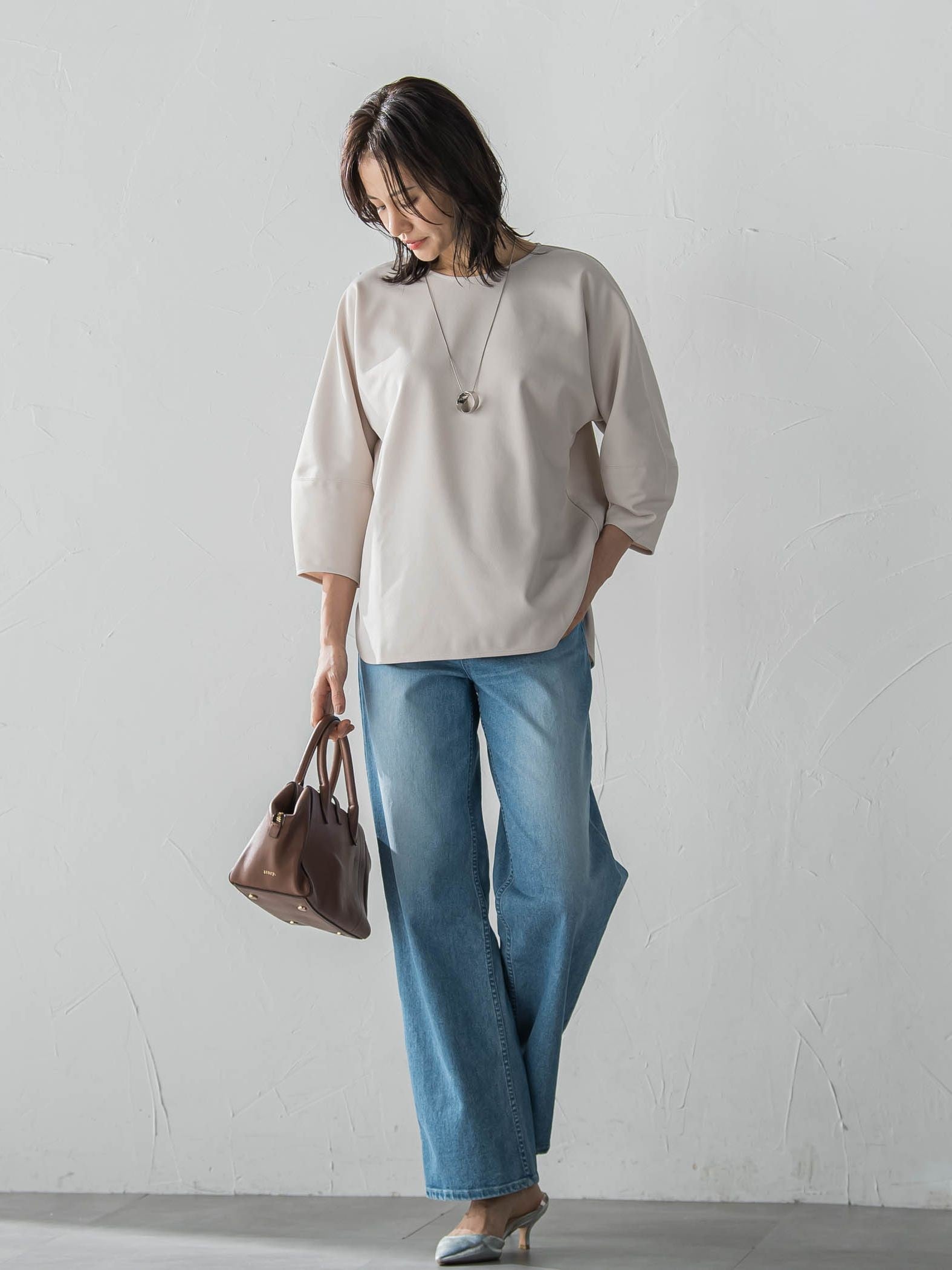 【WEB限定】フォルムスリーブバックジップトップス≪洗濯機で洗える≫