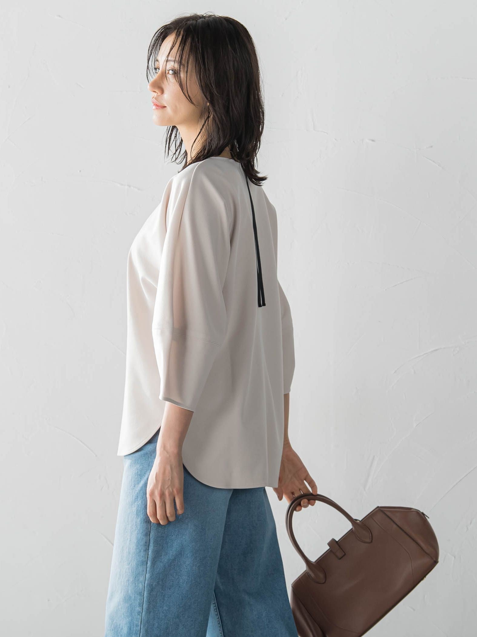 【WEB限定】フォルムスリーブバックジップトップス≪洗濯機で洗える≫