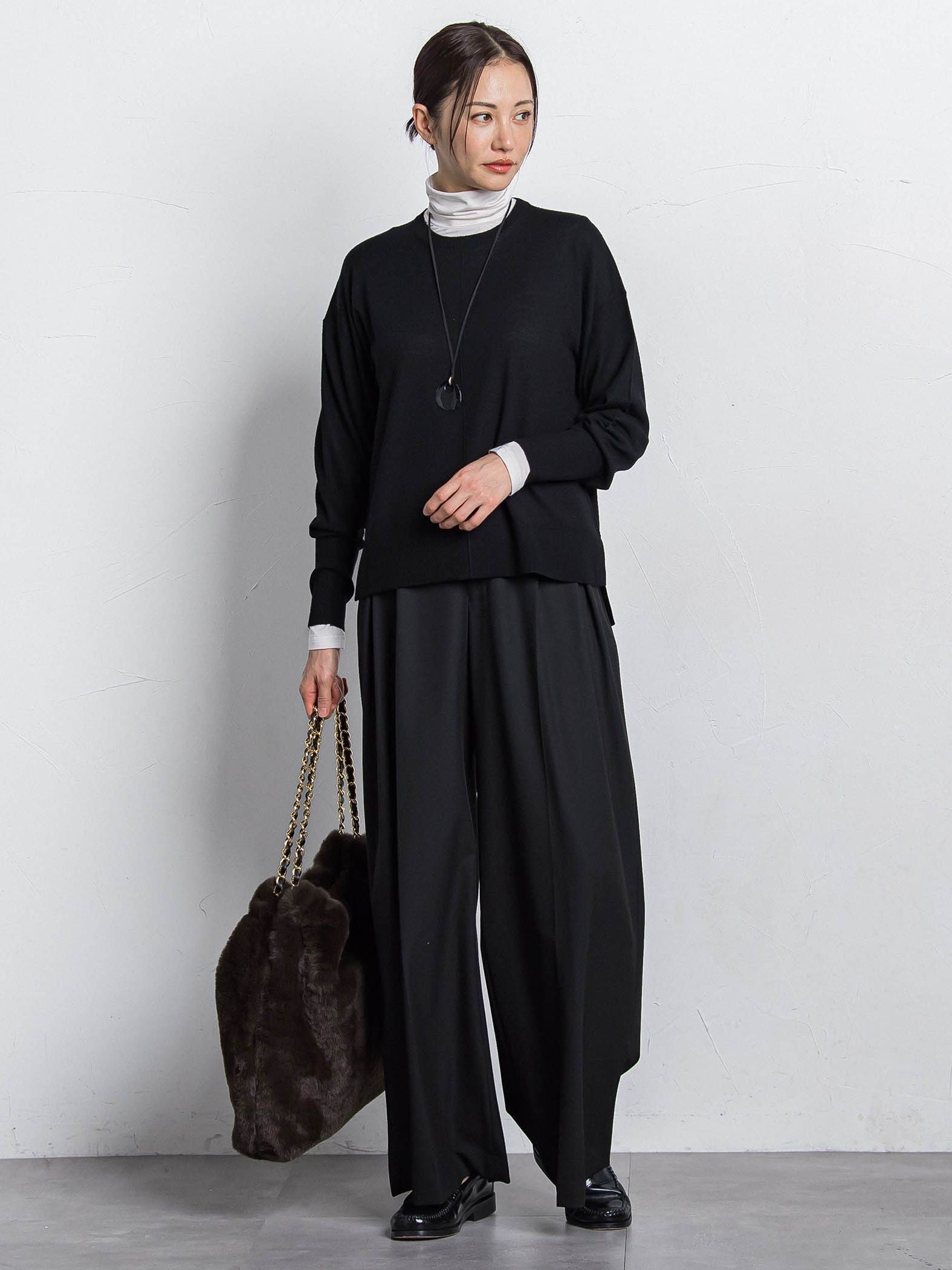 【WEB限定】吸湿発熱スムースタッチタートルカットソー