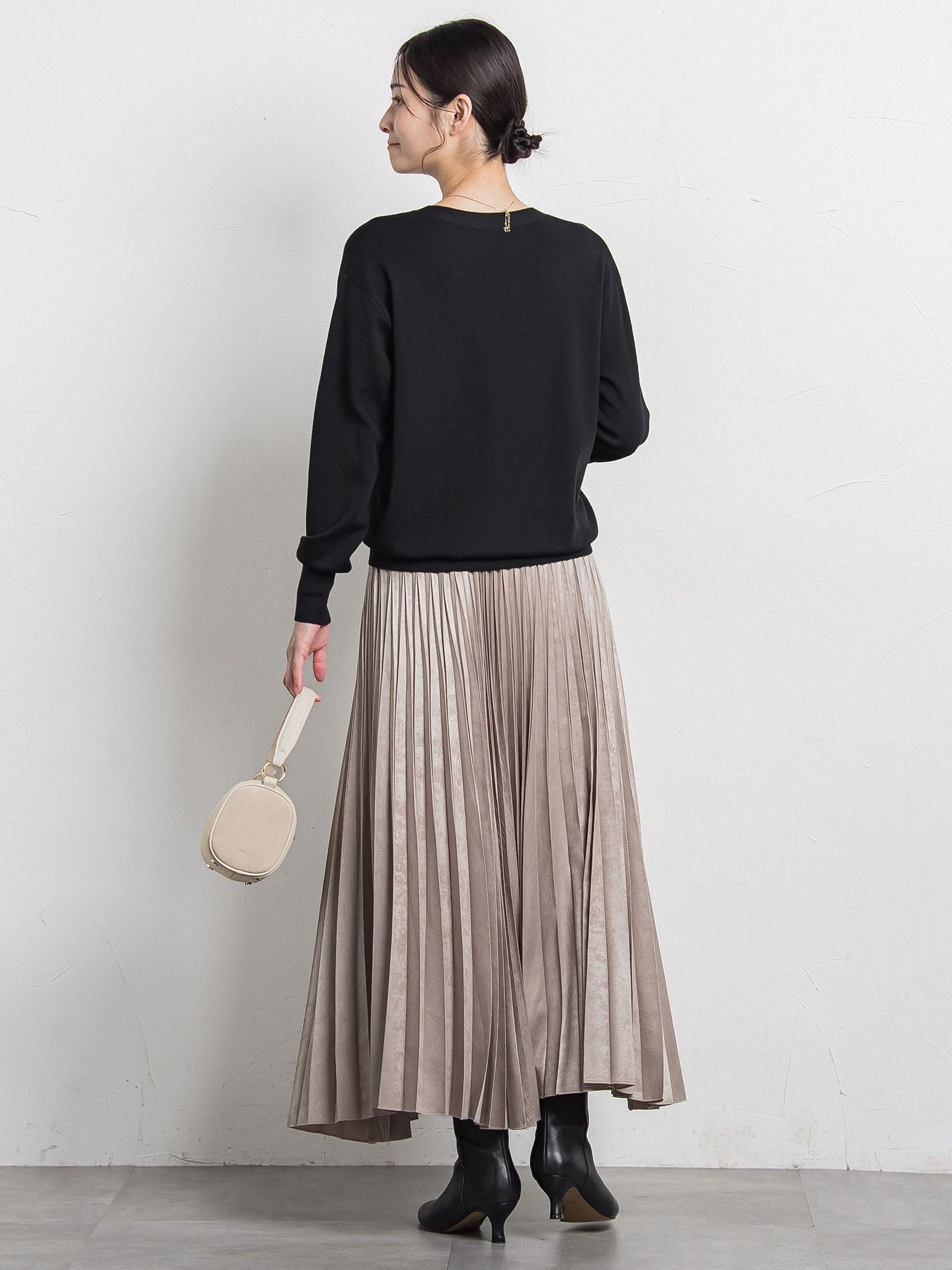 【カタログ掲載】レザーライクサテンプリーツスカート≪洗える≫