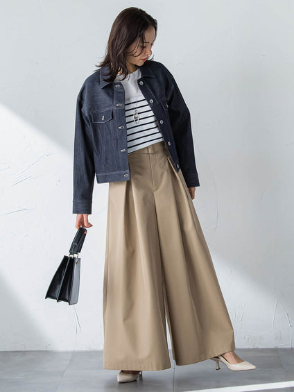 バックボタンデザインニット