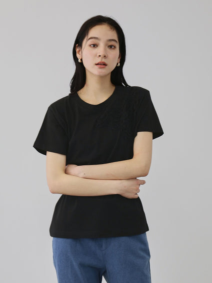 チュールフラワーモチーフプルオーバー