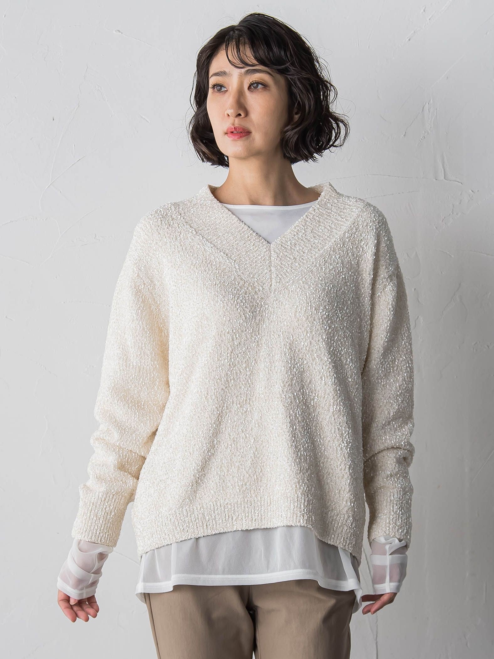 ツヤモールVネックニット