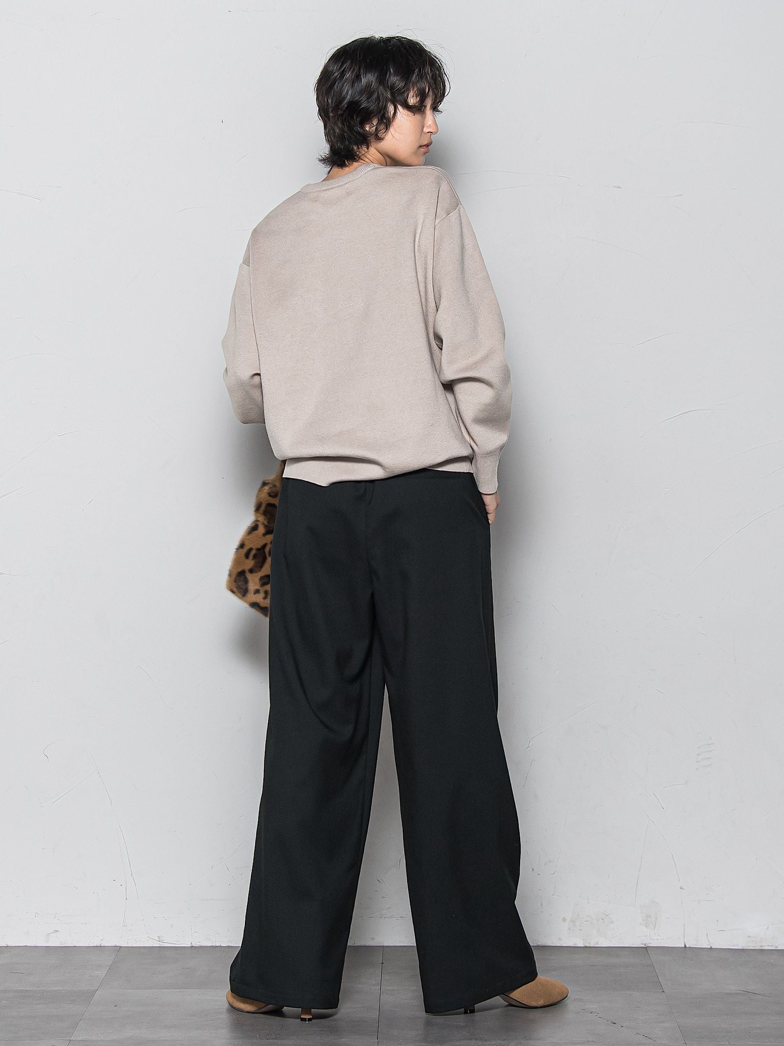 【WEB限定】刺繍ロゴニットプルオーバー≪洗濯機で洗える≫