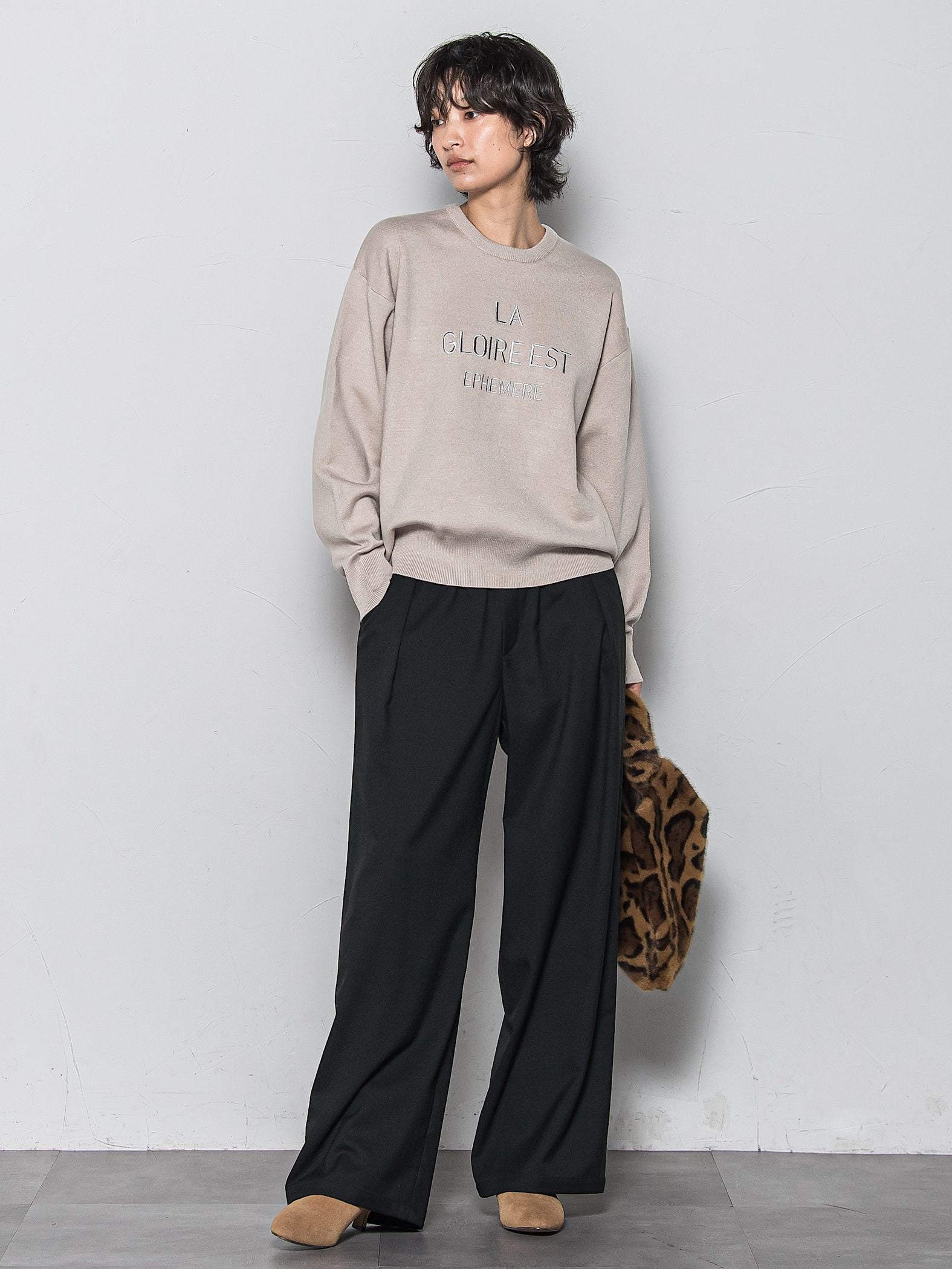 【WEB限定】刺繍ロゴニットプルオーバー≪洗濯機で洗える≫