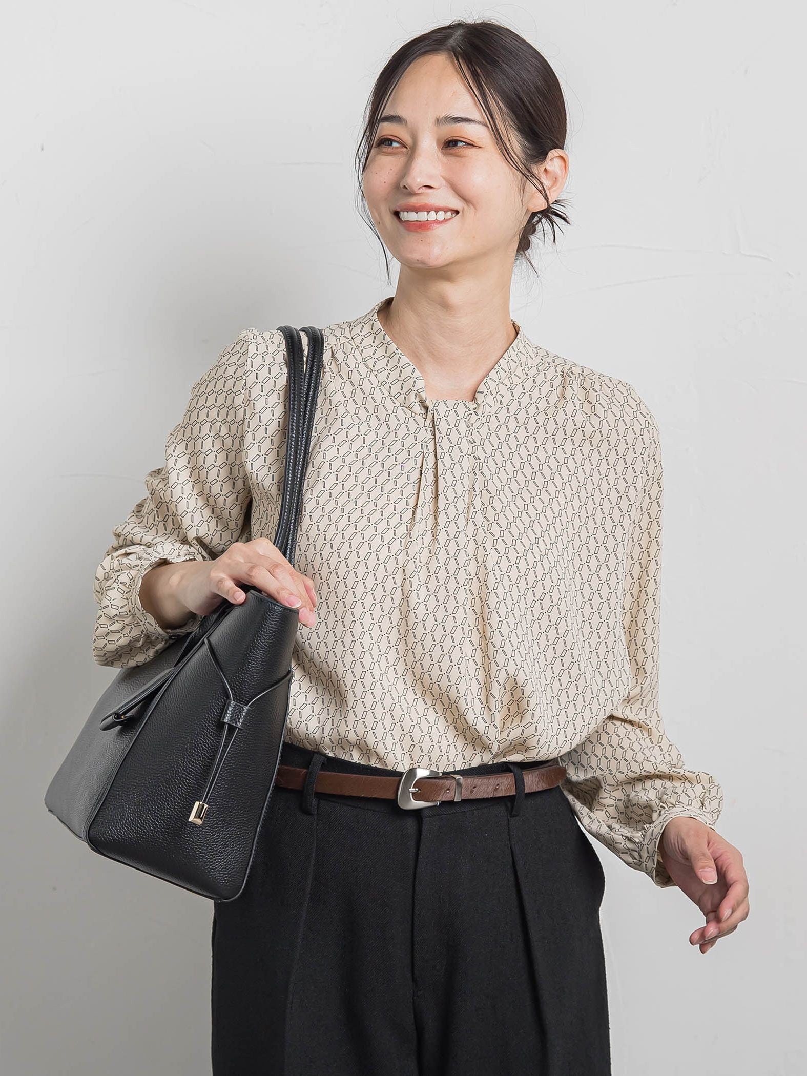 【WEB限定】バックサテン小紋プリントブラウス