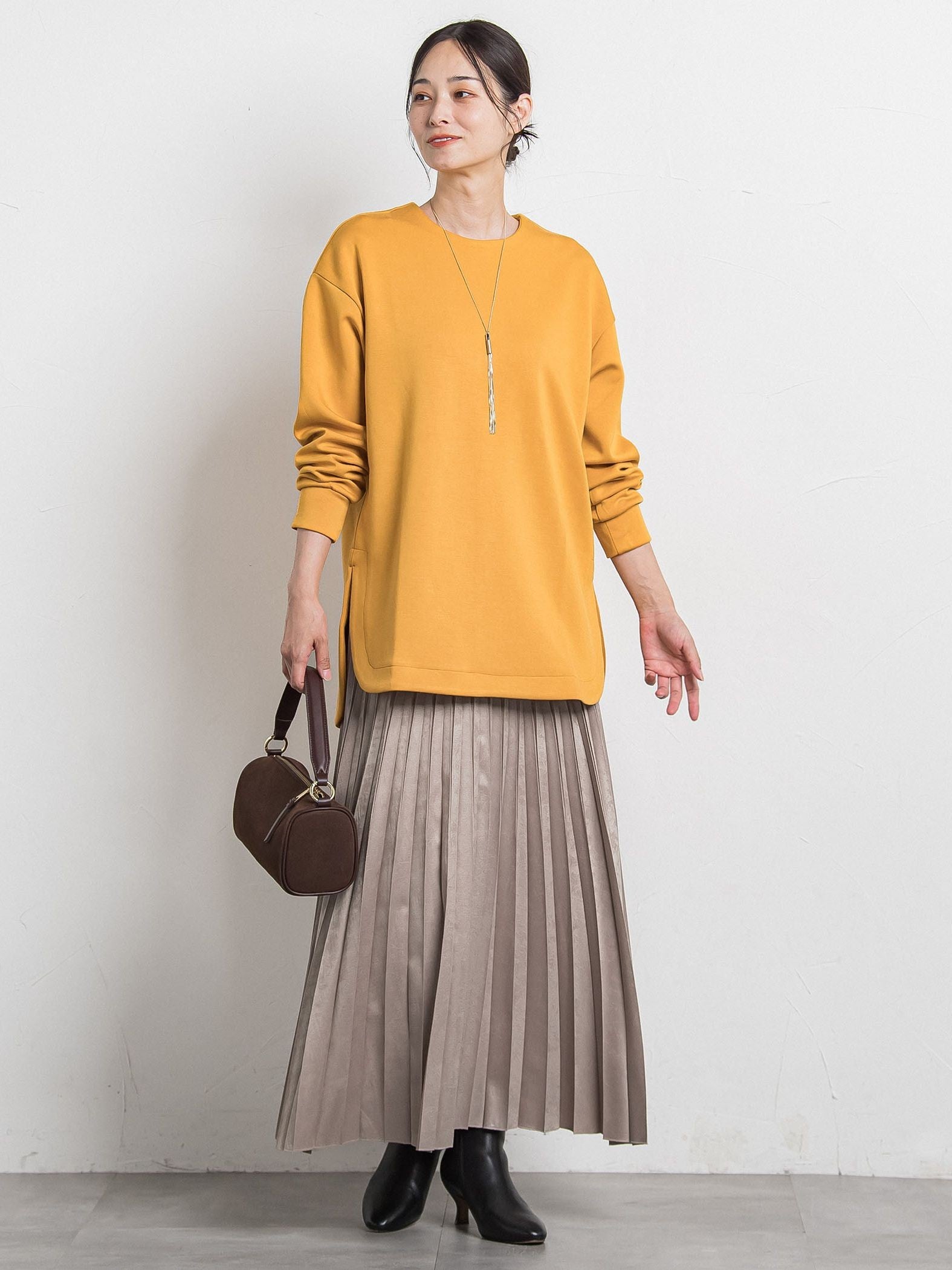 【カタログ掲載】レザーライクサテンプリーツスカート≪洗える≫