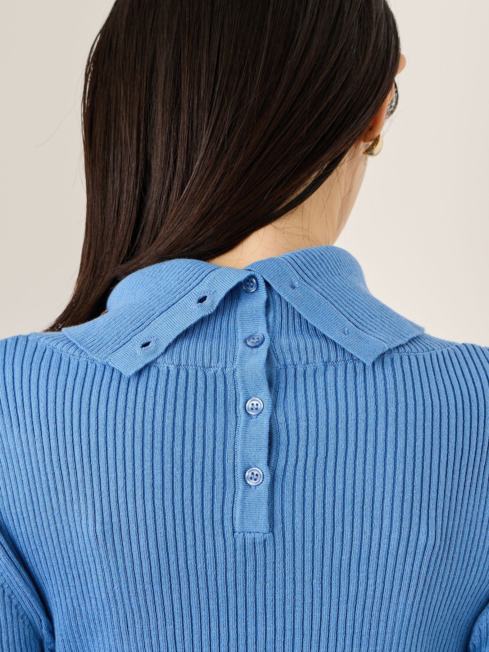 調温バックボタンハイネックニット≪手洗い可能≫