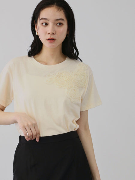 チュールフラワーモチーフプルオーバー