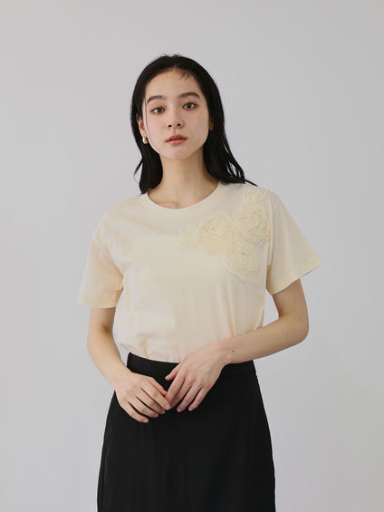 チュールフラワーモチーフプルオーバー