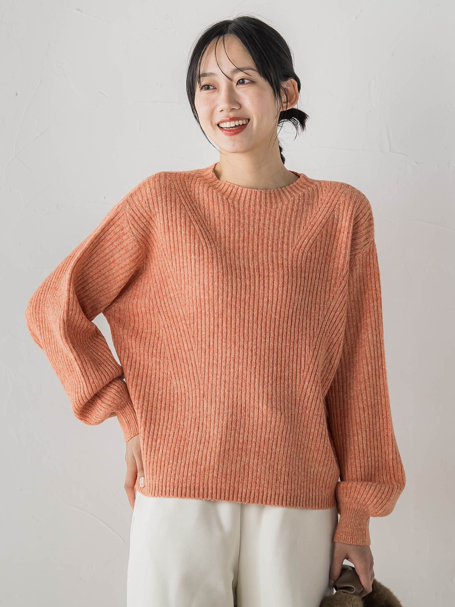 【WEB限定カラーあり】ラメボトルネックプルオーバー≪手洗い可能≫