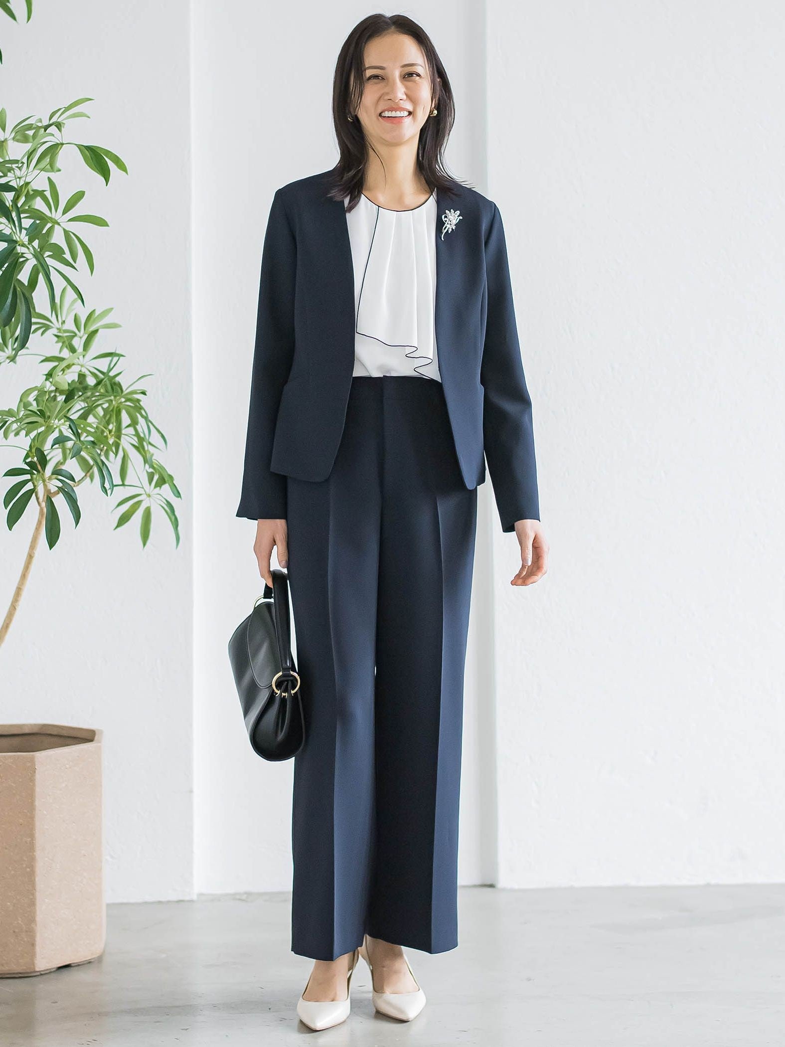 リーフモチーフブローチ