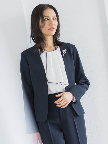 リーフモチーフブローチ