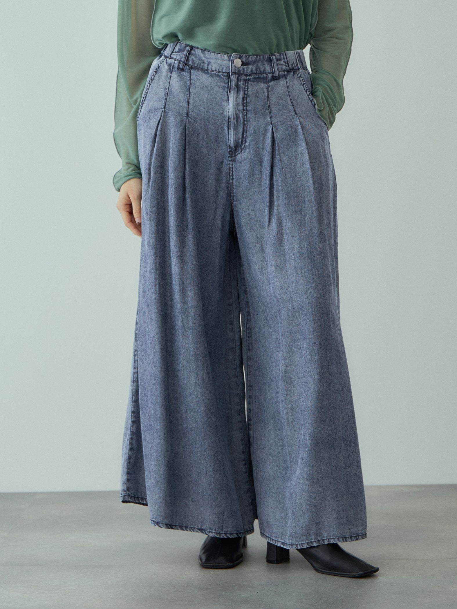 バイオシルクタックフレアパンツ≪洗濯機で洗える≫
