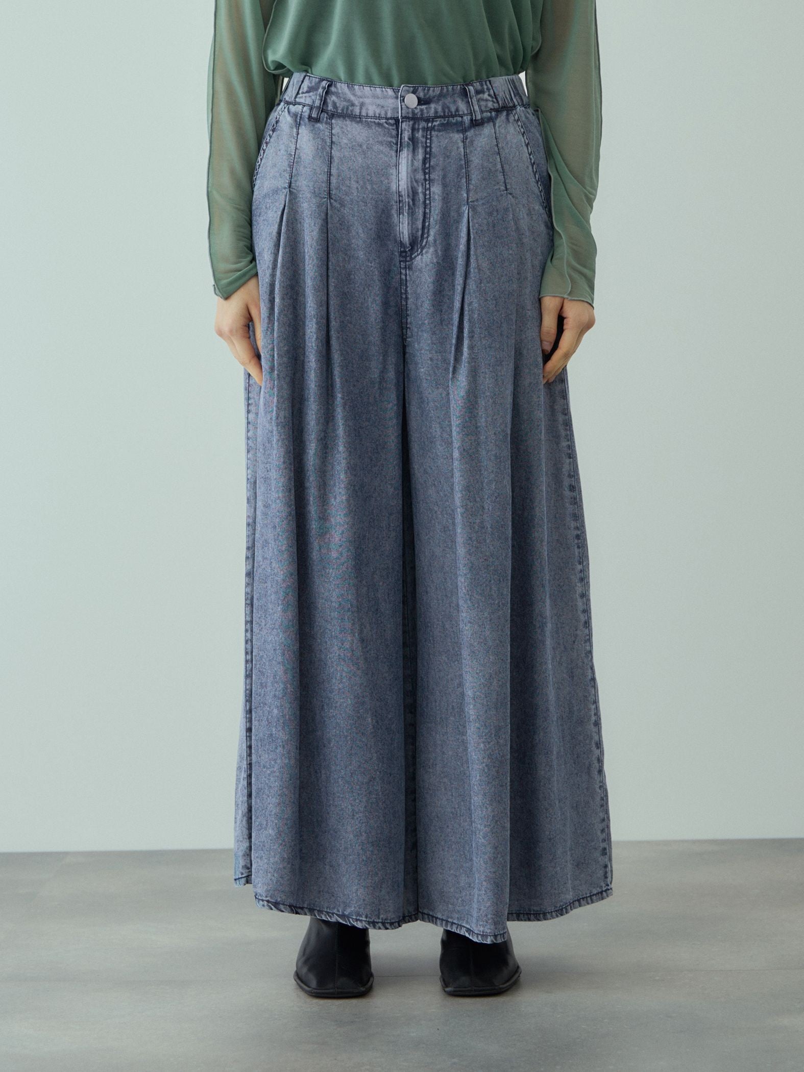 バイオシルクタックフレアパンツ≪洗濯機で洗える≫