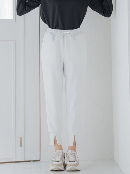 【ビッキー定番/ロングシーズン大活躍の多機能素材/L号サイズ登場！】裾スリットジョガーパンツ《洗濯機で洗える》