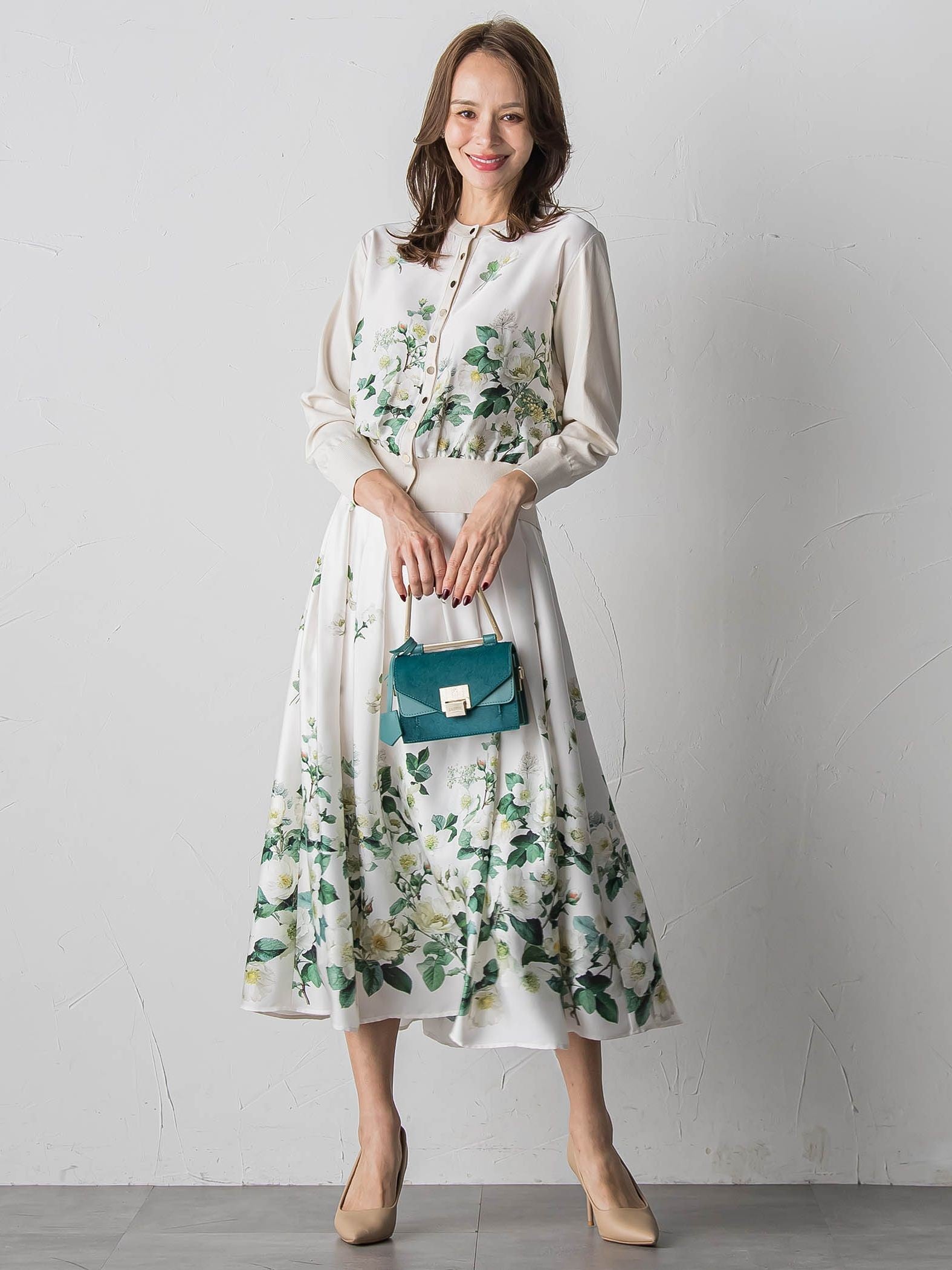 クリスマスローズカーディガン