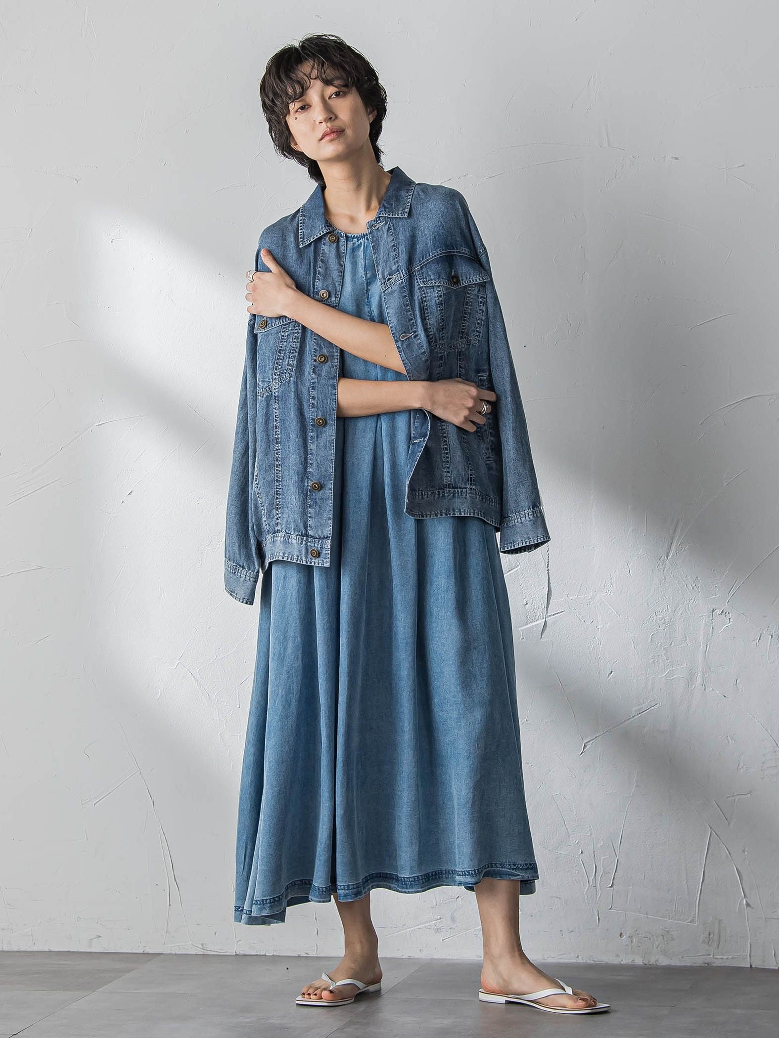 ゆれるデニムノースリーブワンピース