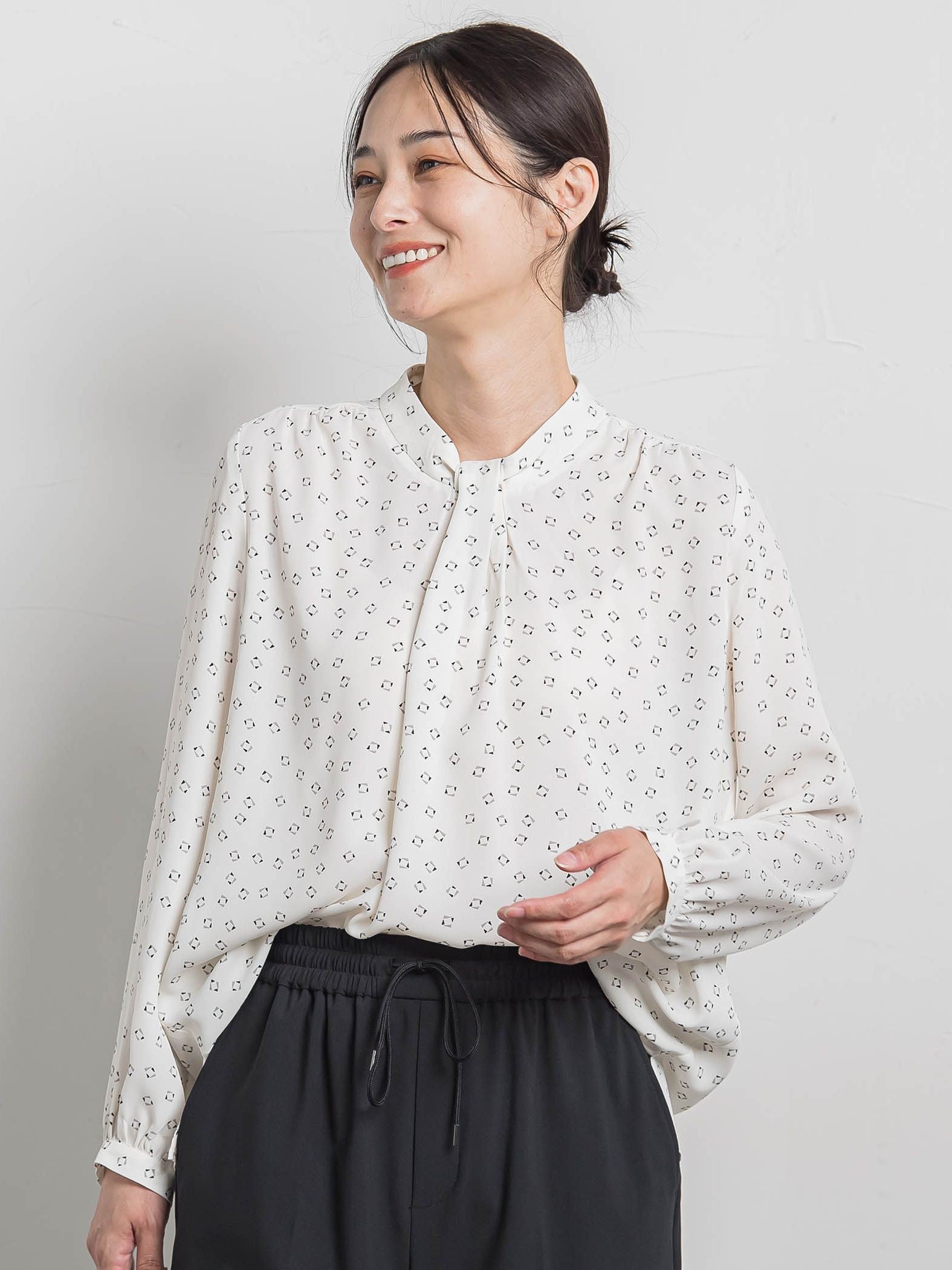 【WEB限定】バックサテン小紋プリントブラウス