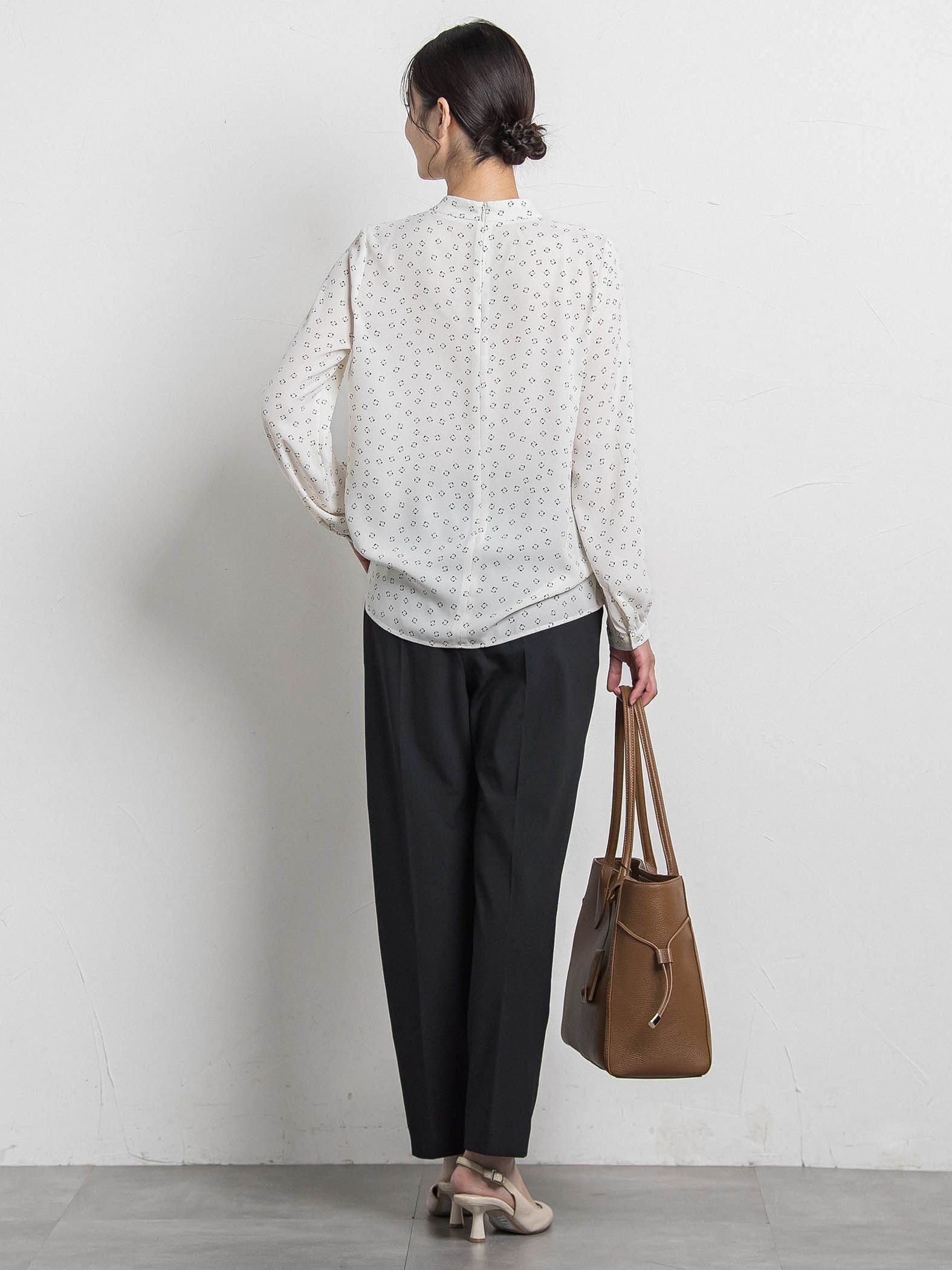 【WEB限定】バックサテン小紋プリントブラウス