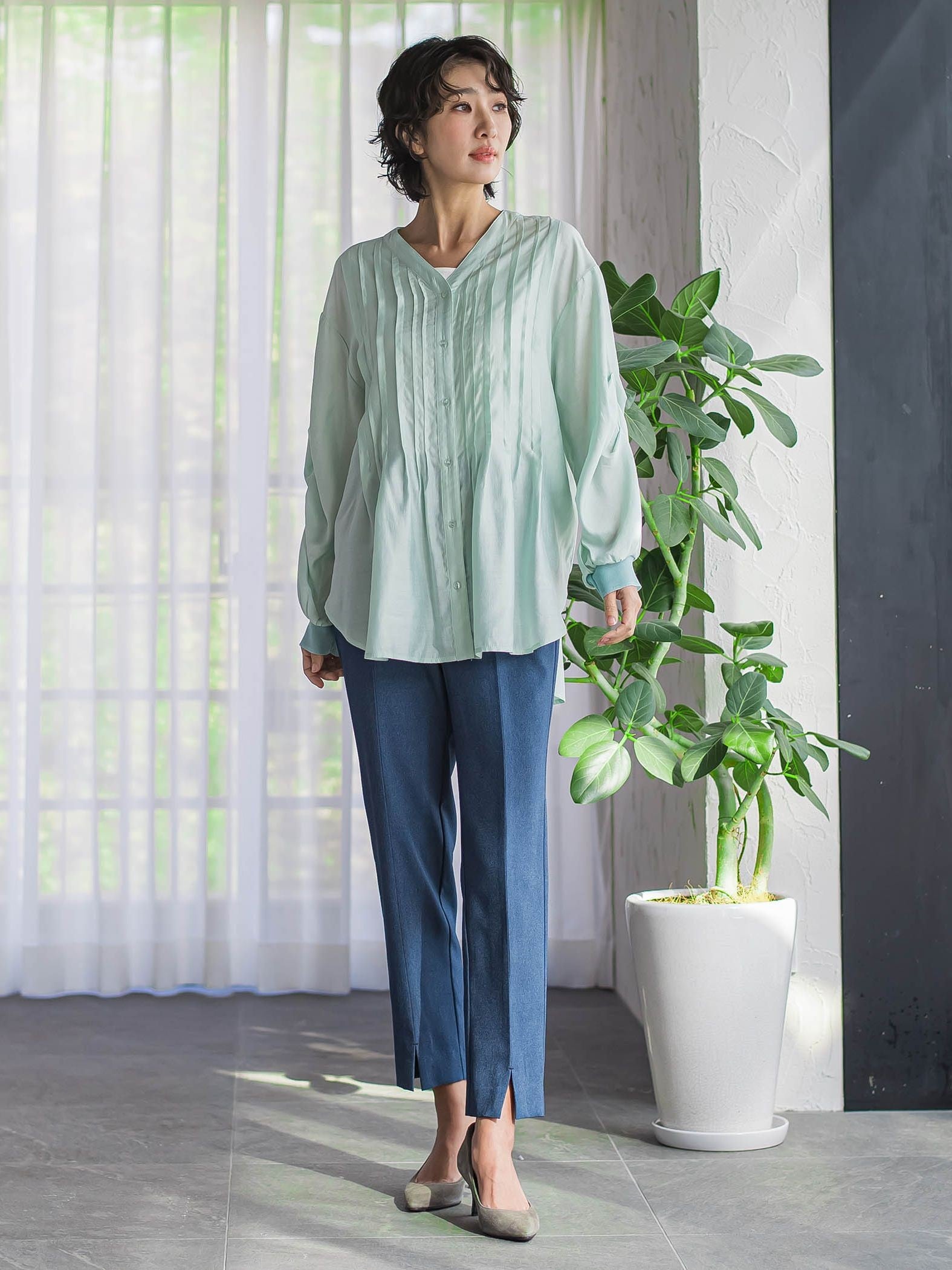 【WEB限定】“まるでデニム見え”裾スリットテーパードパンツ