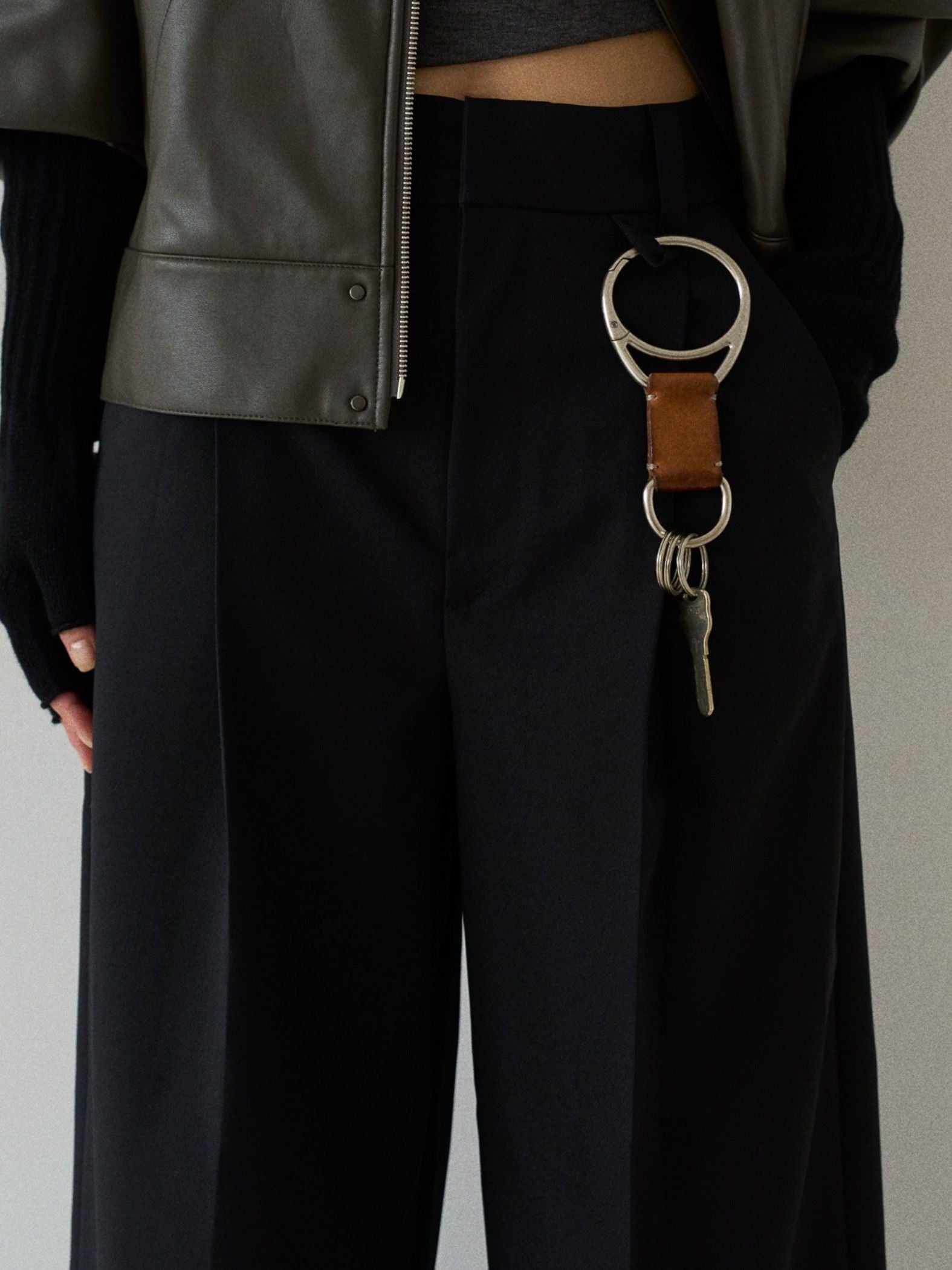 Gabardine tack trousers【日本製】≪手洗い可能≫
