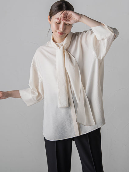 ボウタイスカーフ付ブラウス≪洗濯機で洗える≫