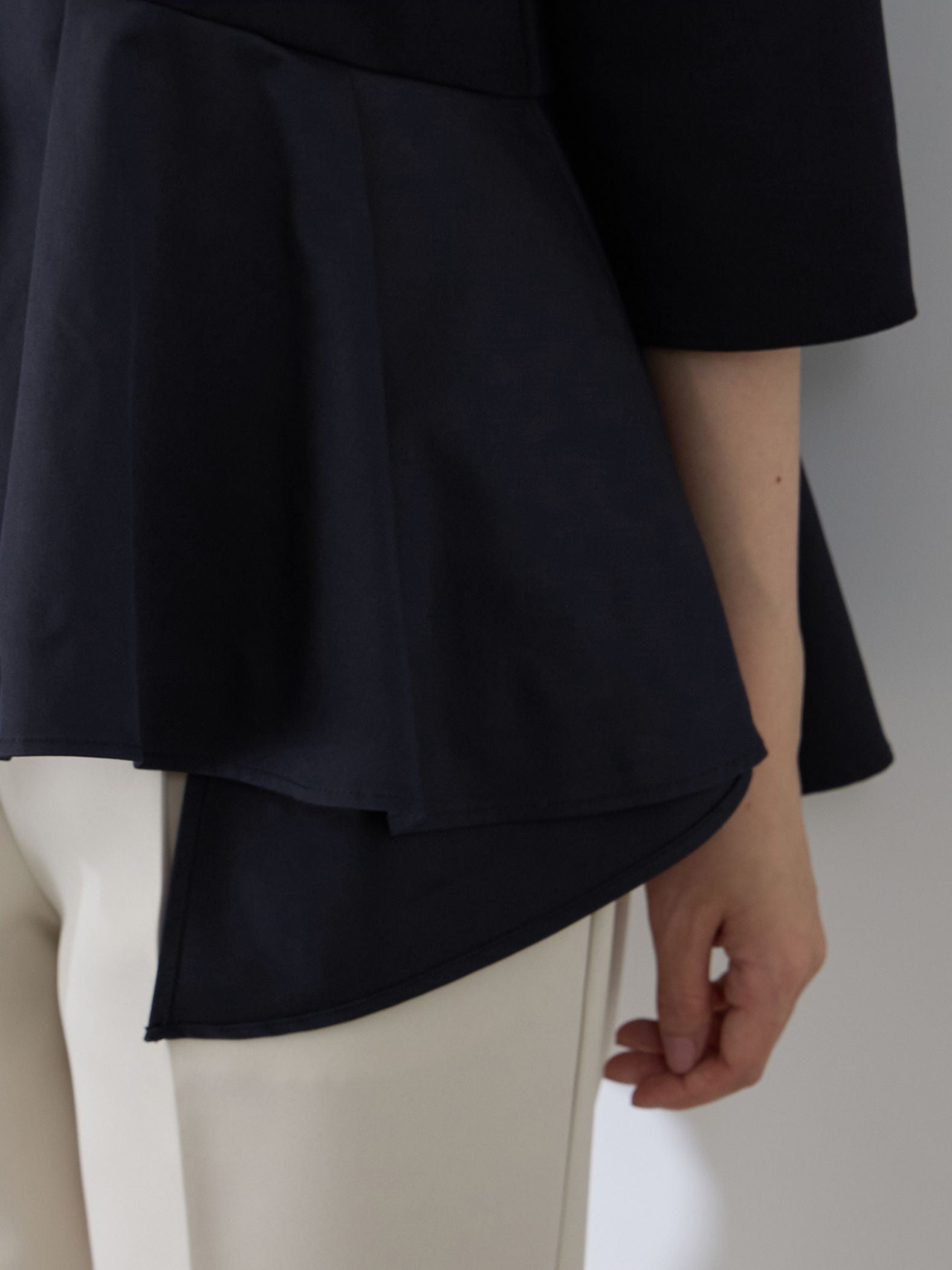 ダブルクロスストレッチペプラムブラウス