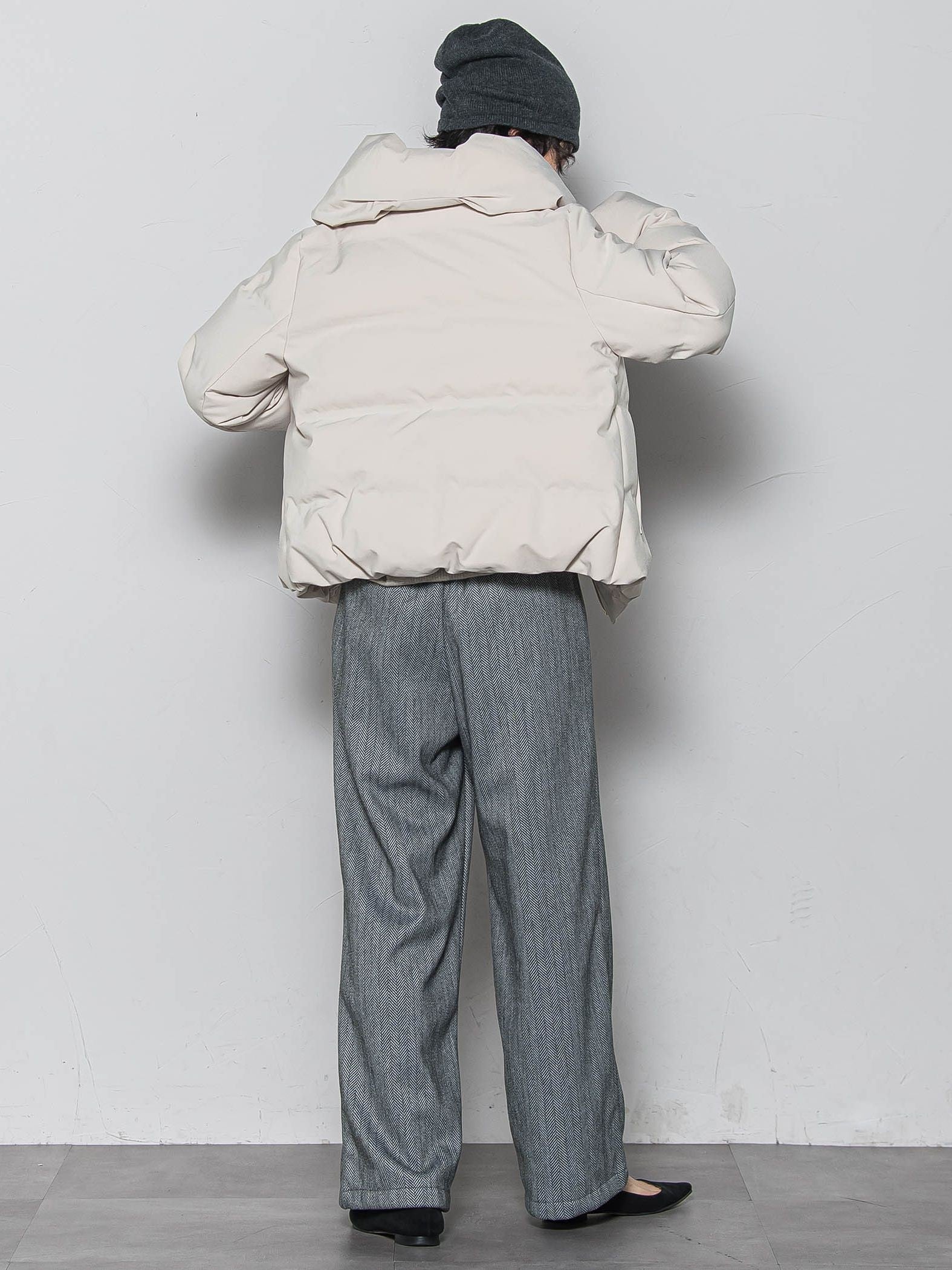 コンパクトシームレスダウンジャケット