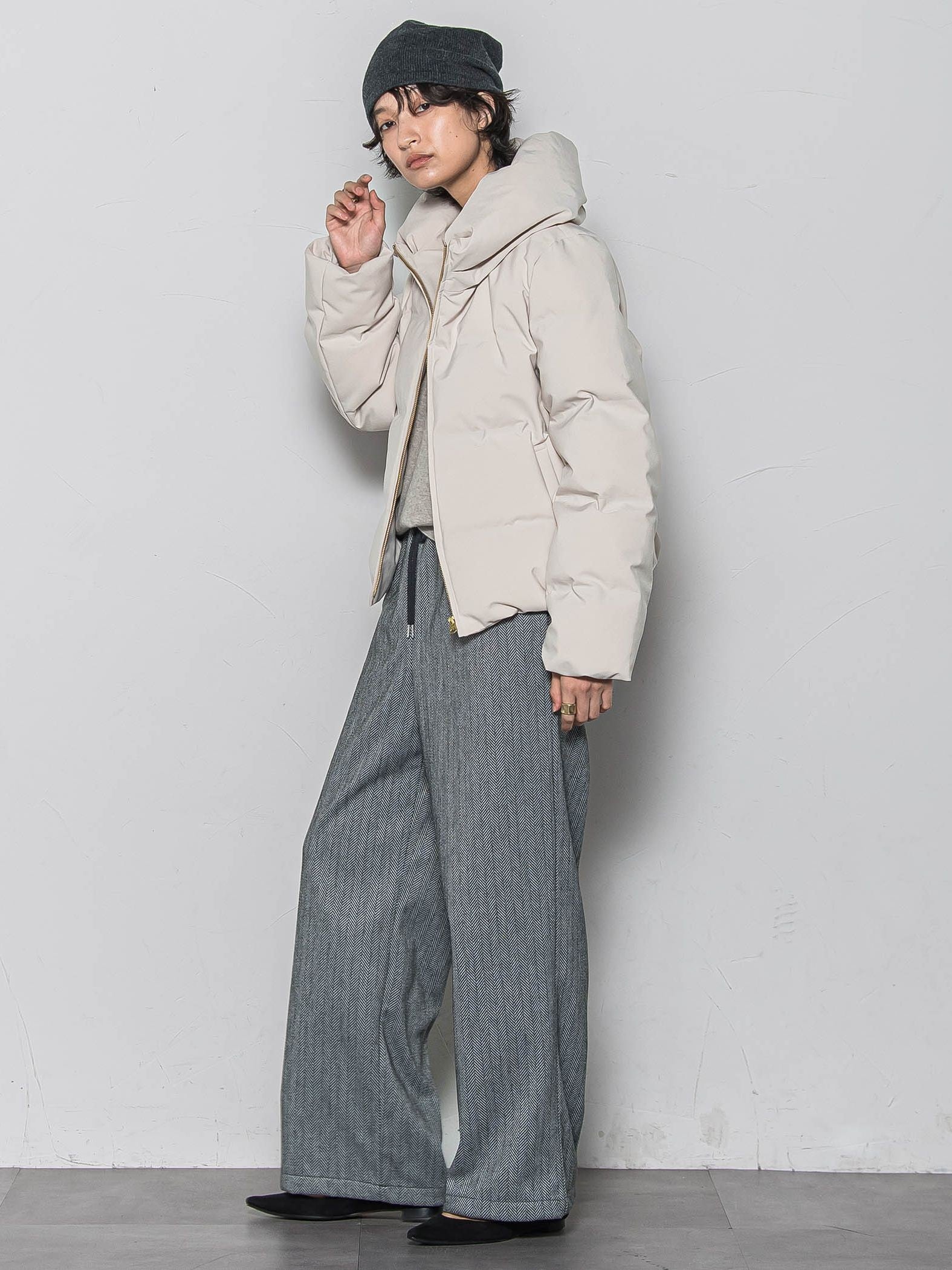 コンパクトシームレスダウンジャケット