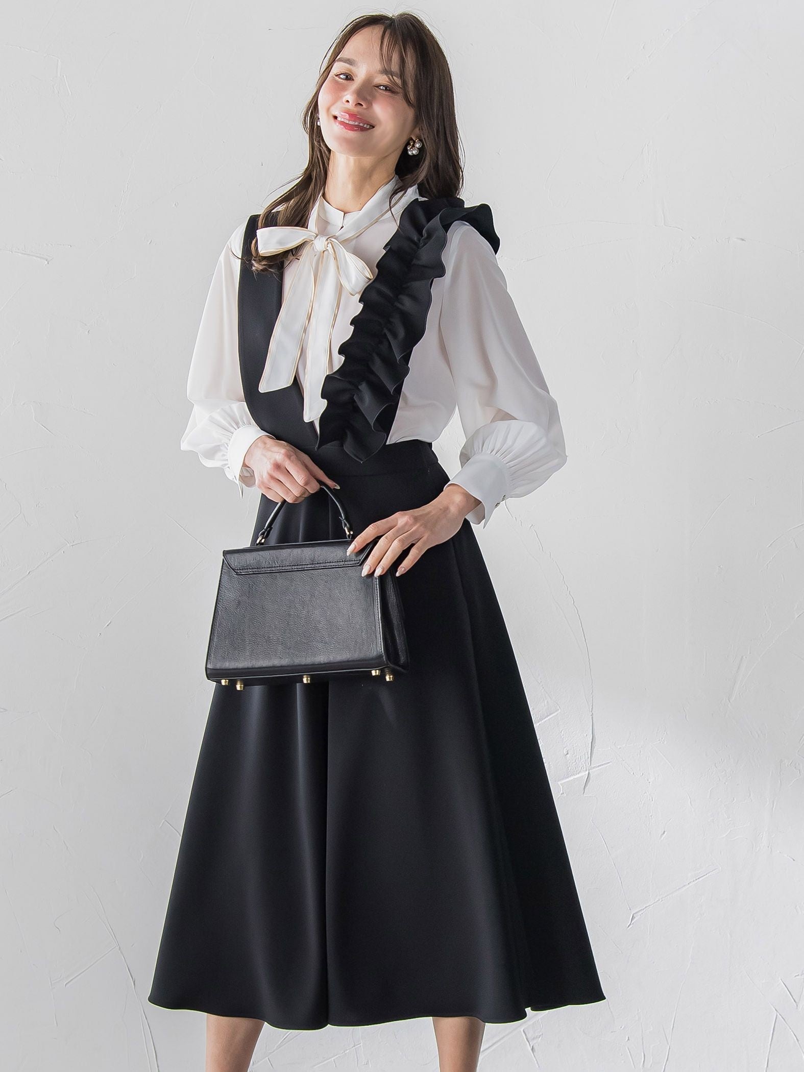 ダンボールフリルジャンパースカート