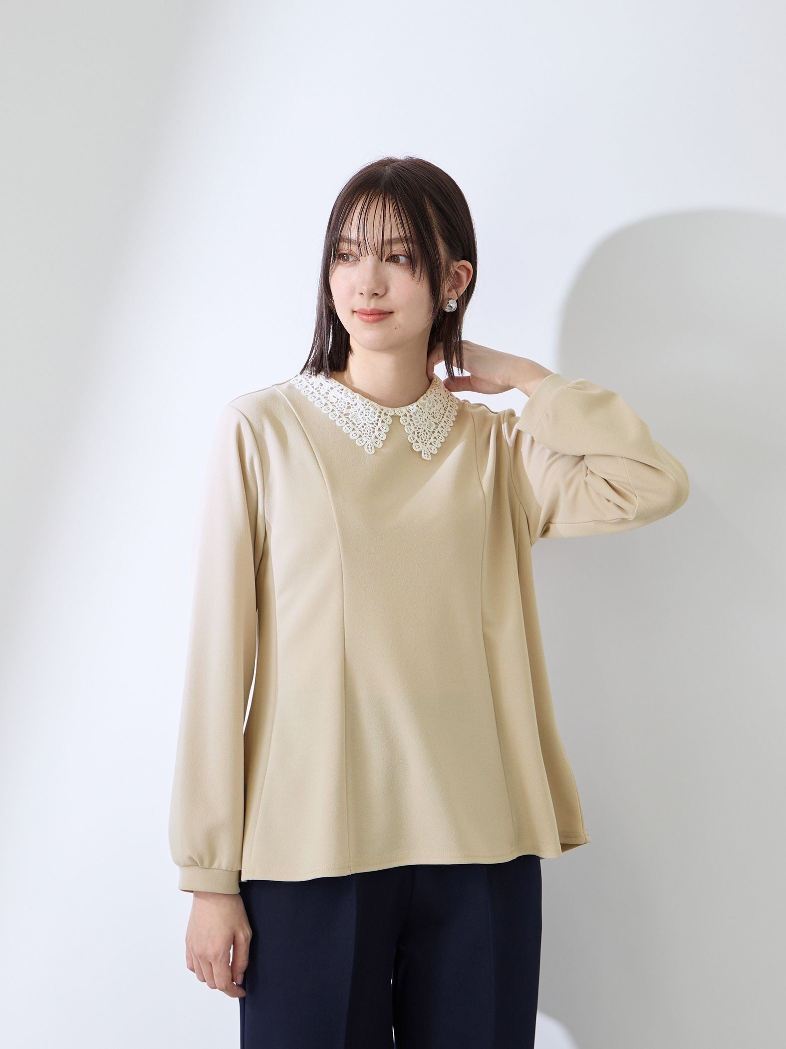 カットジョーゼットレースカラーフレアプルオーバー