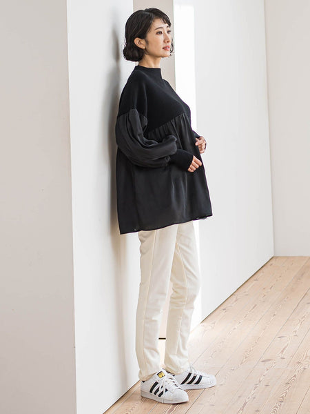 【WEB限定】”1枚でサマになる”とろみサテンふんわりニット